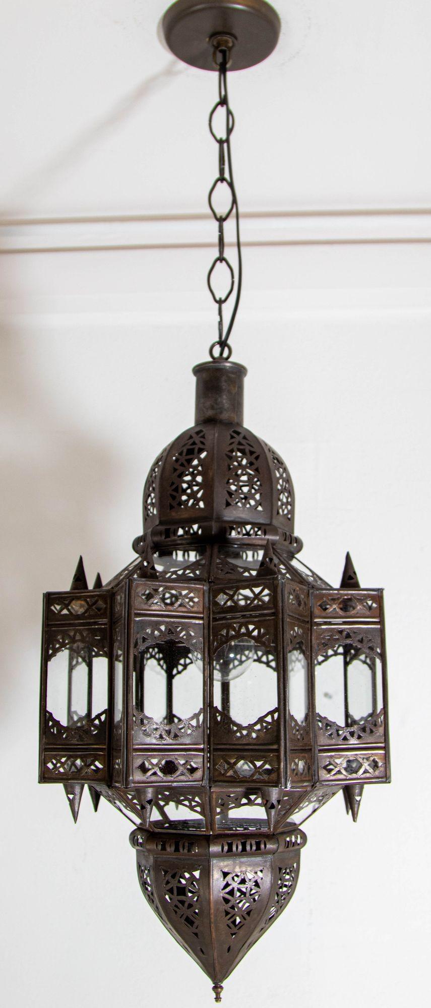 Moroccan Hanging Clear Glass Lantern in a Moorish Star Shape In Good Condition For Sale In North Hollywood, CA