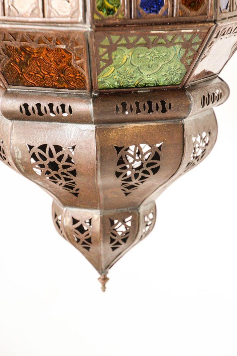 Marokkanische hängende Glaslaterne aus maurischem Metall mit Buntglas im Angebot 12