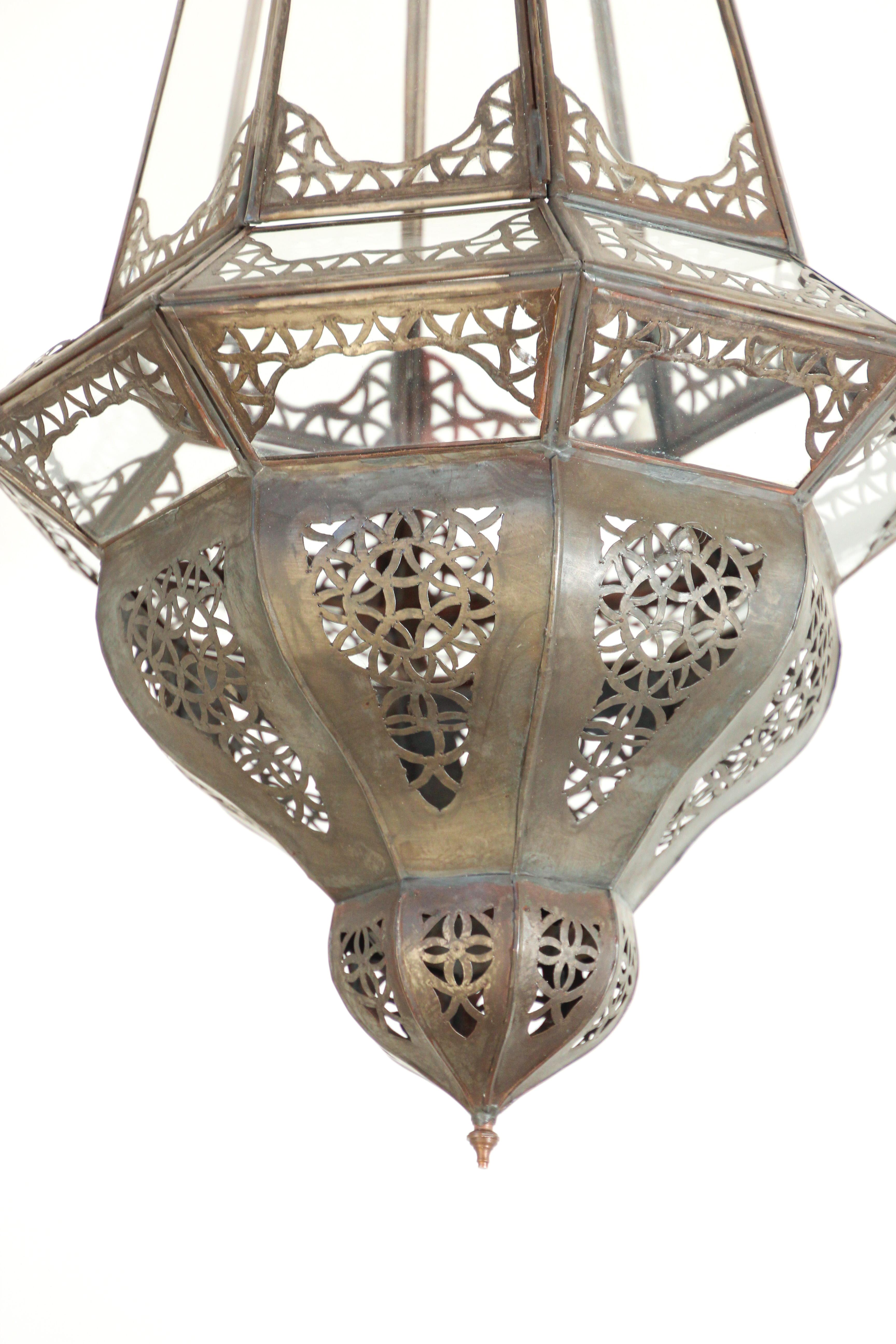 Lanterne suspendue marocaine en verre transparent en vente 12