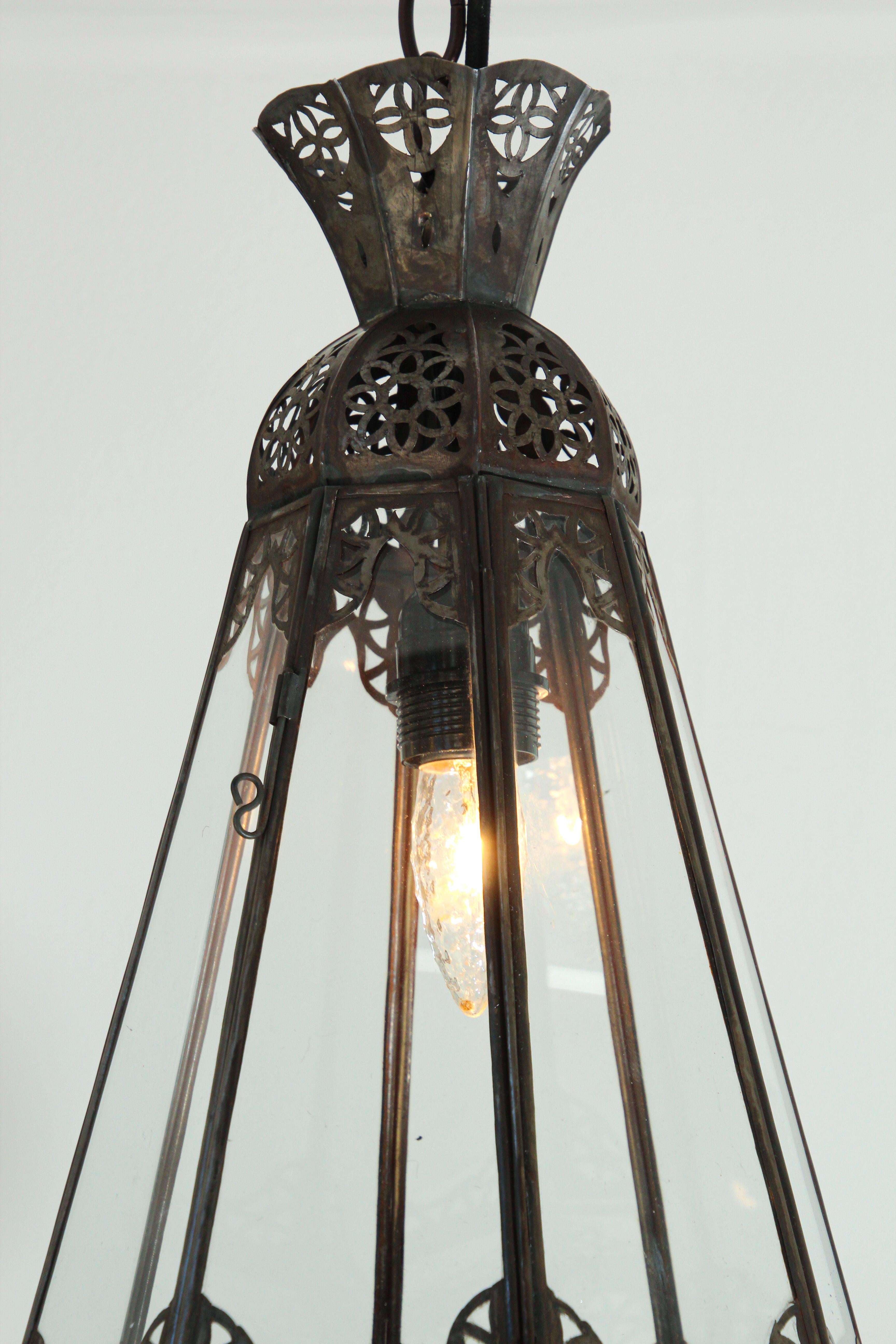 Moroccan Hanging Lantern in Clear Glass In Good Condition For Sale In North Hollywood, CA