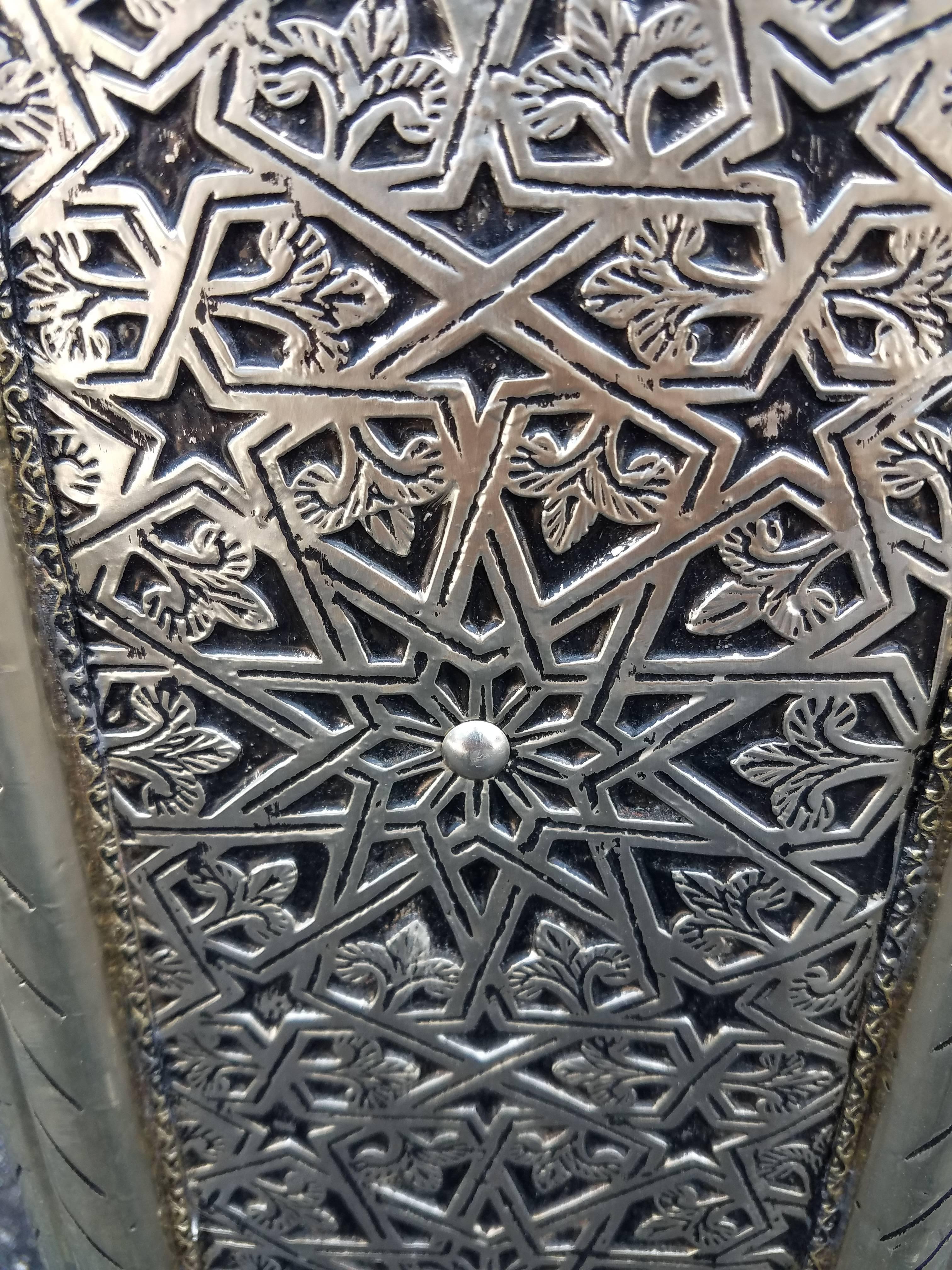 moroccan hexagonal table