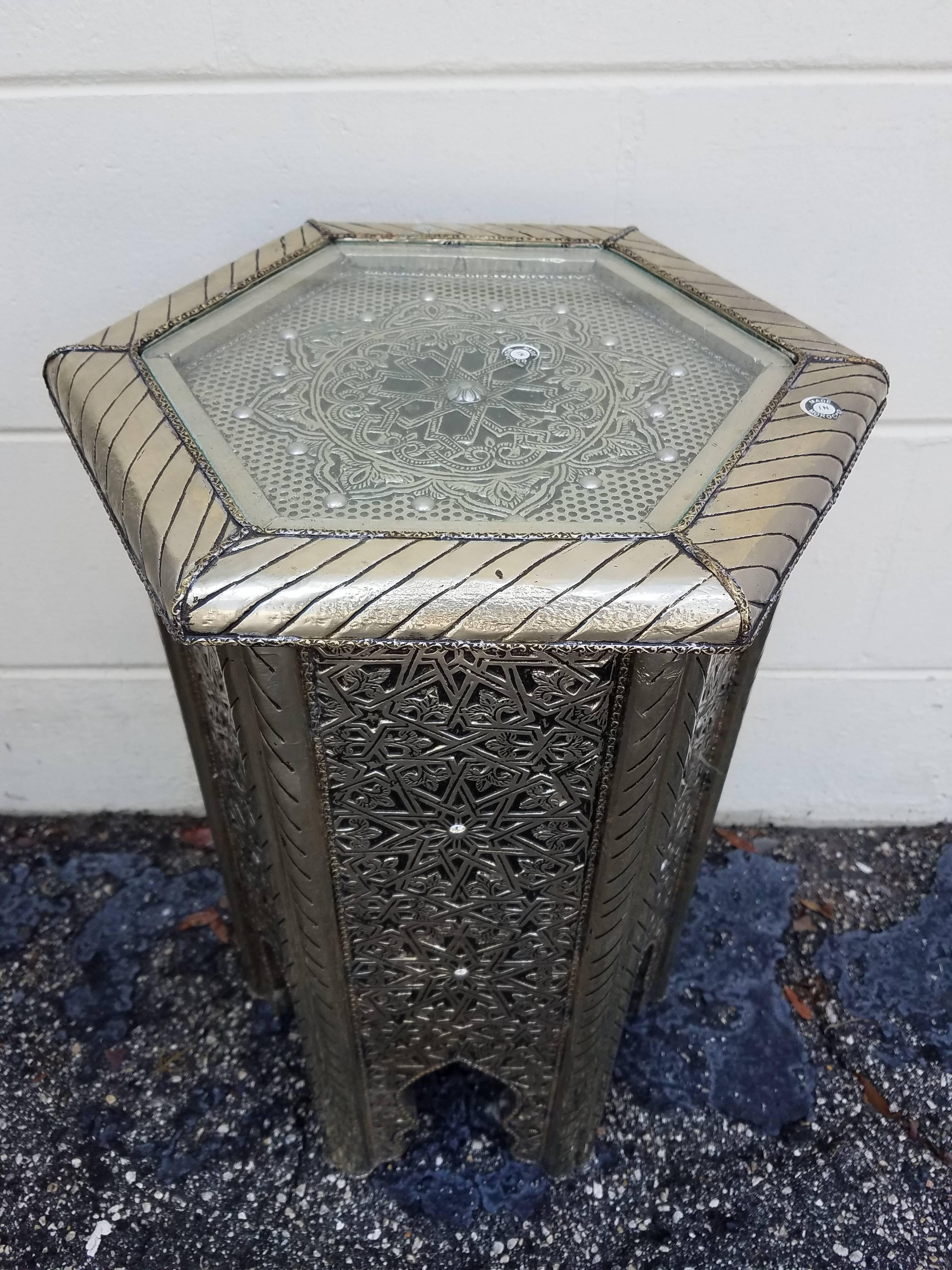 Moroccan Hexagonal Metal Inlaid Side Table In Excellent Condition In Orlando, FL
