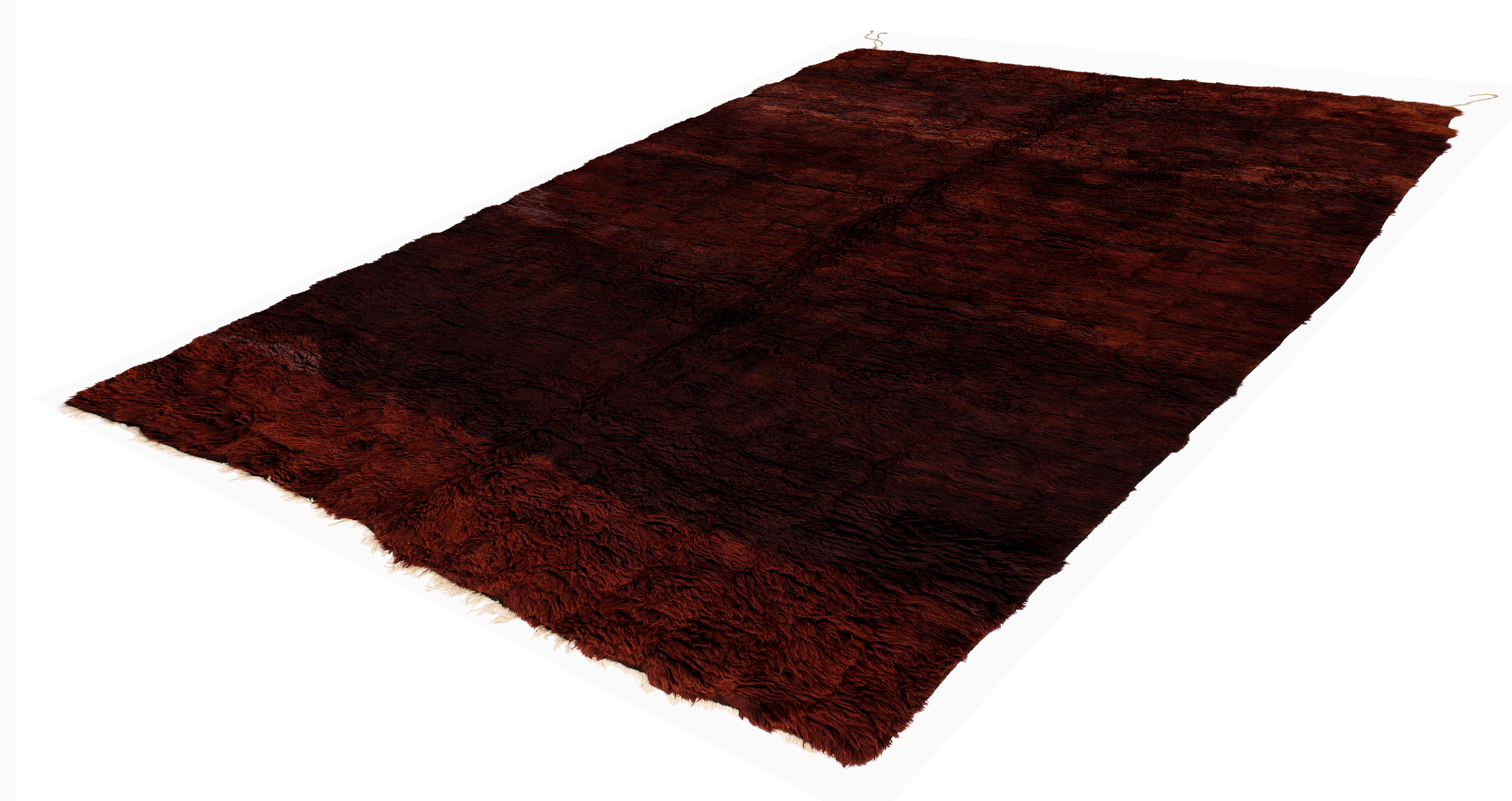 Alfombra marroquí de pelo alto en lana caoba profunda  Tejido a mano estilo bereber Beni Mguild Marroquí en venta