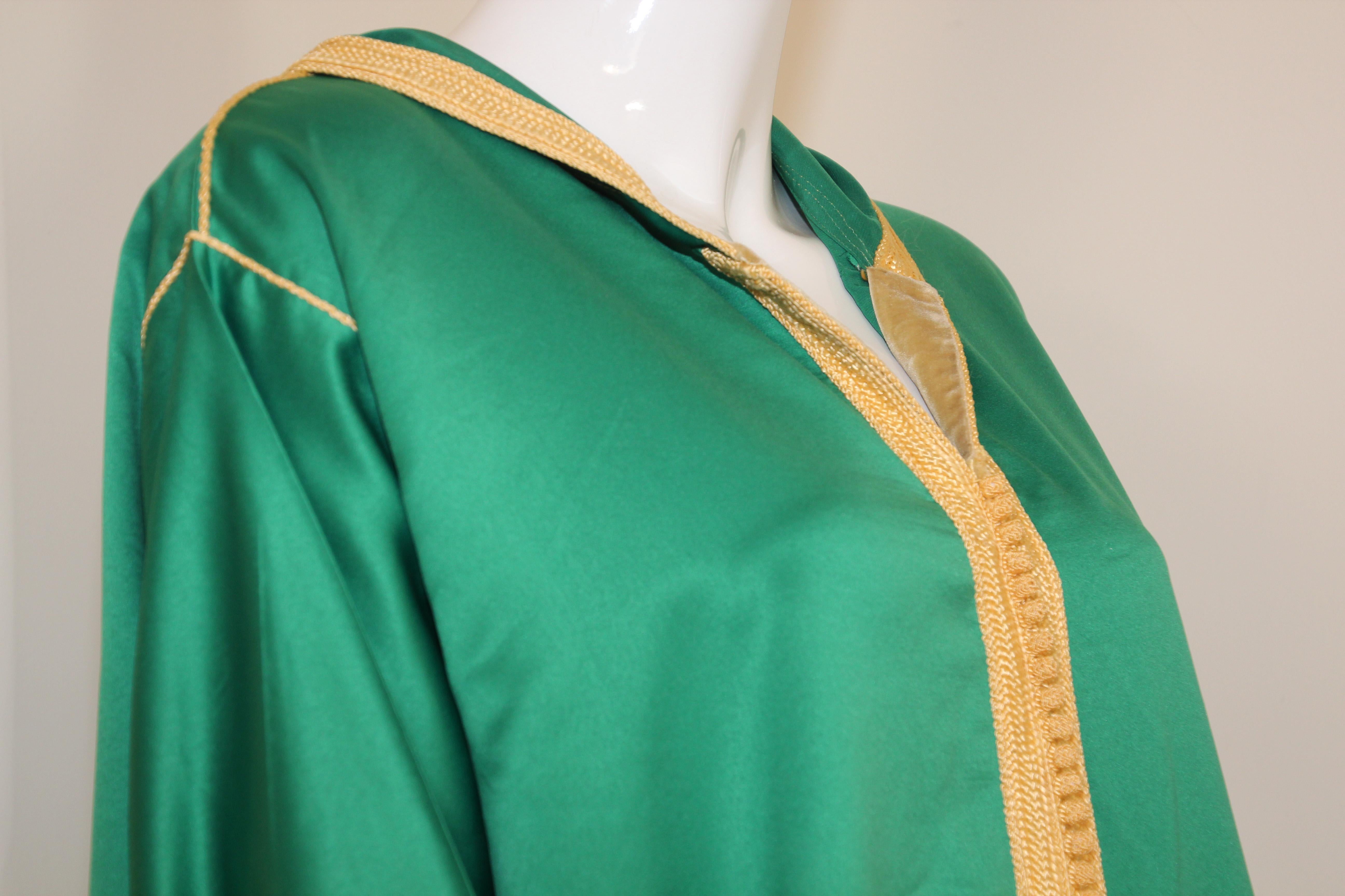 Caftano marocchino con cappuccio verde smeraldo Djellabah Kaftan in vendita 7