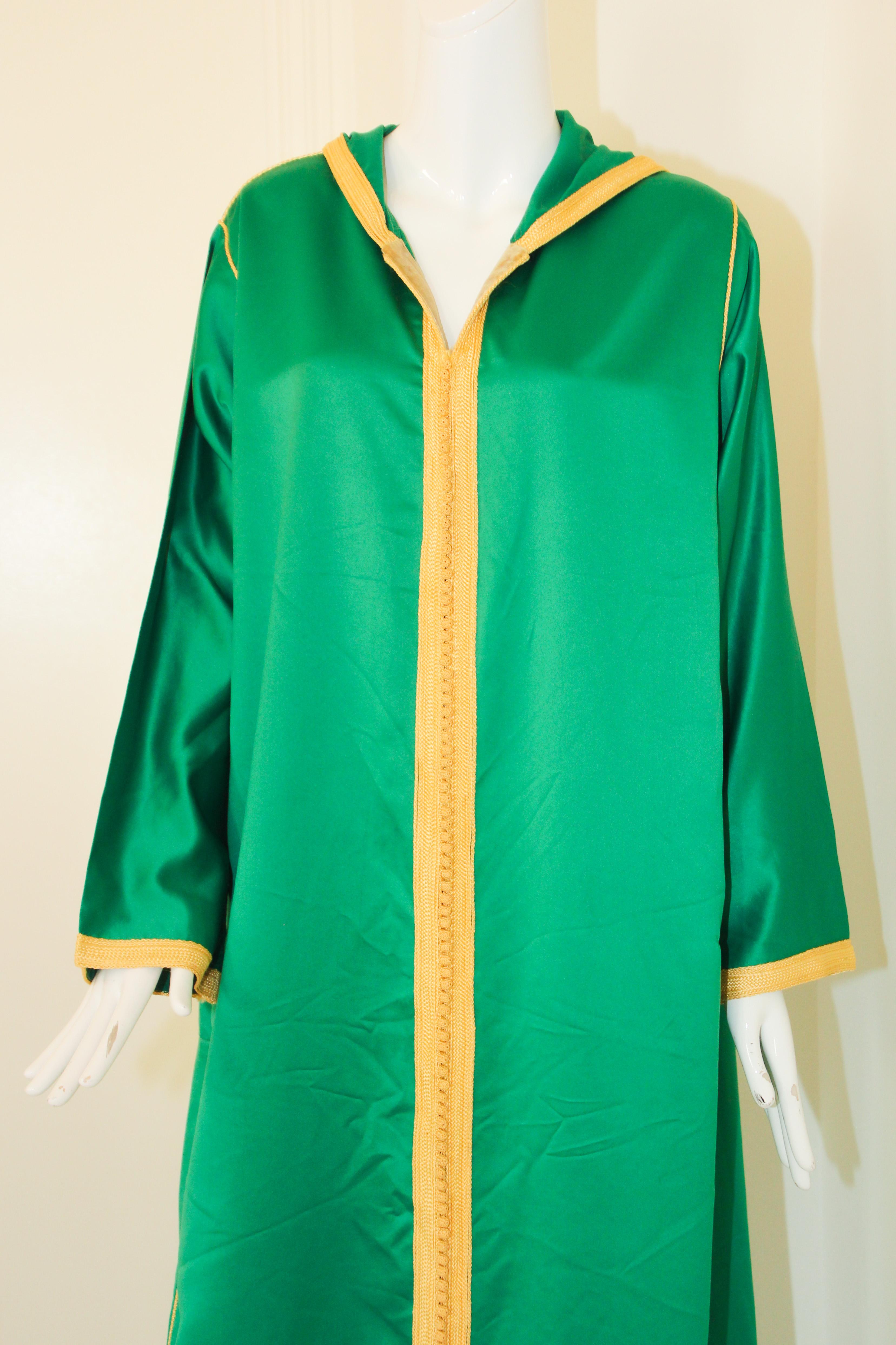 Moroccan Hooded Caftan Emerald Green Djellabah Kaftan In Good Condition For Sale In North Hollywood, CA