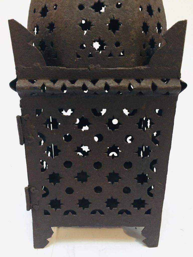 Huracán marroquí Farol de metal morisco para velas Martillado