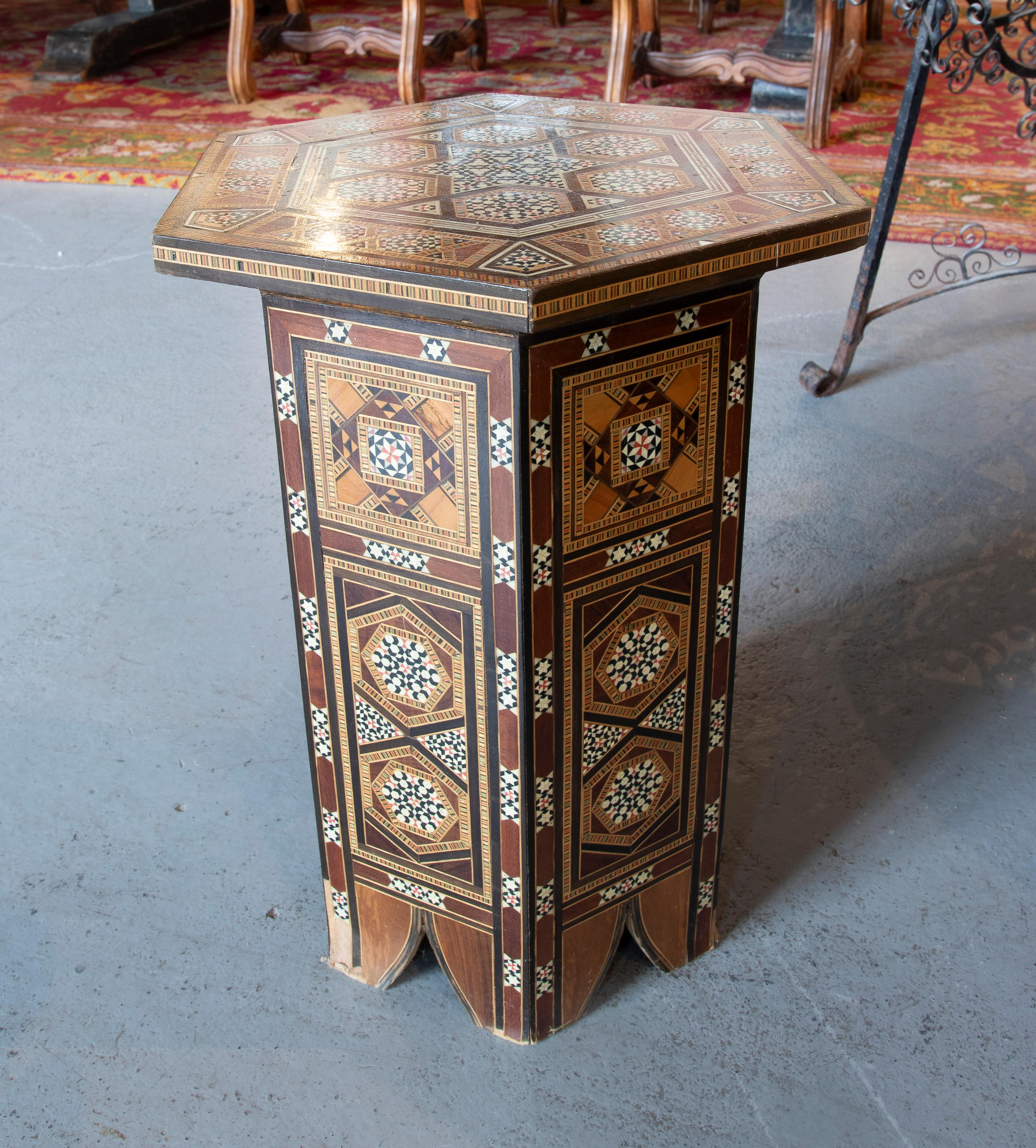 Moroccan Inlaid Side Table  In Good Condition For Sale In Marbella, ES