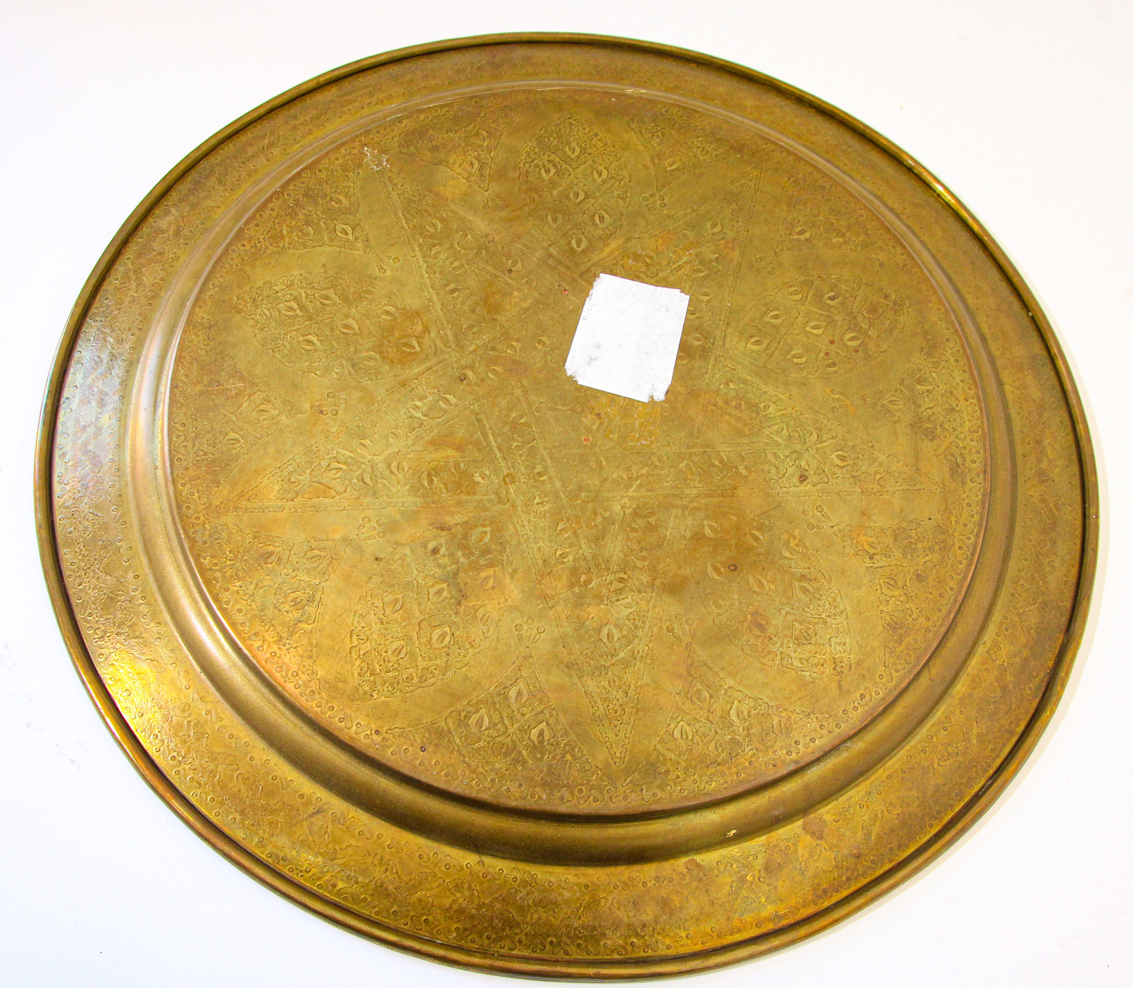 1900s Moroccan Brass Tray Star Etched Collectible Polished Platter 22.5 in. D. For Sale 6