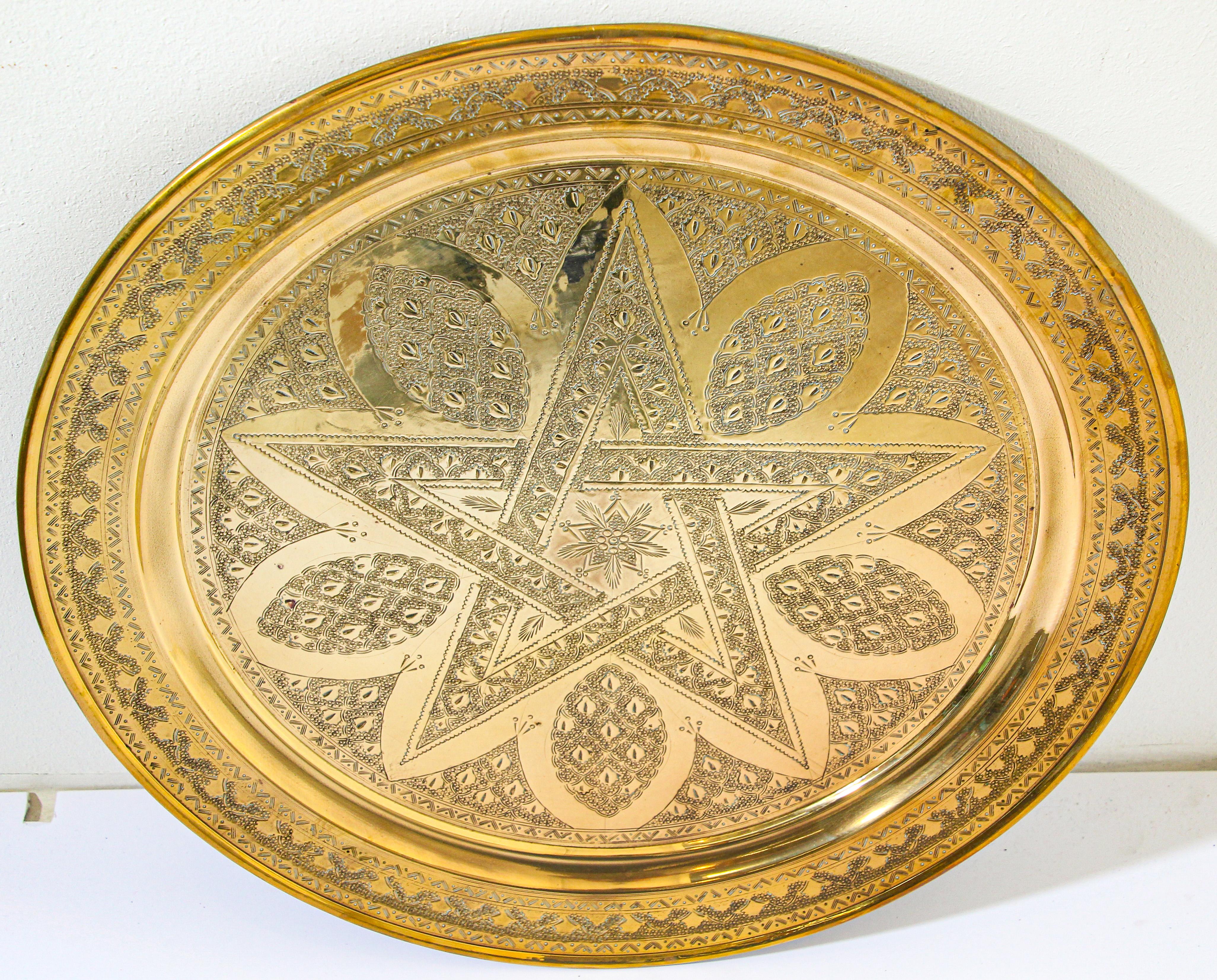 1900s Moroccan Brass Tray Star Etched Collectible Polished Platter 22.5 in. D. For Sale 9