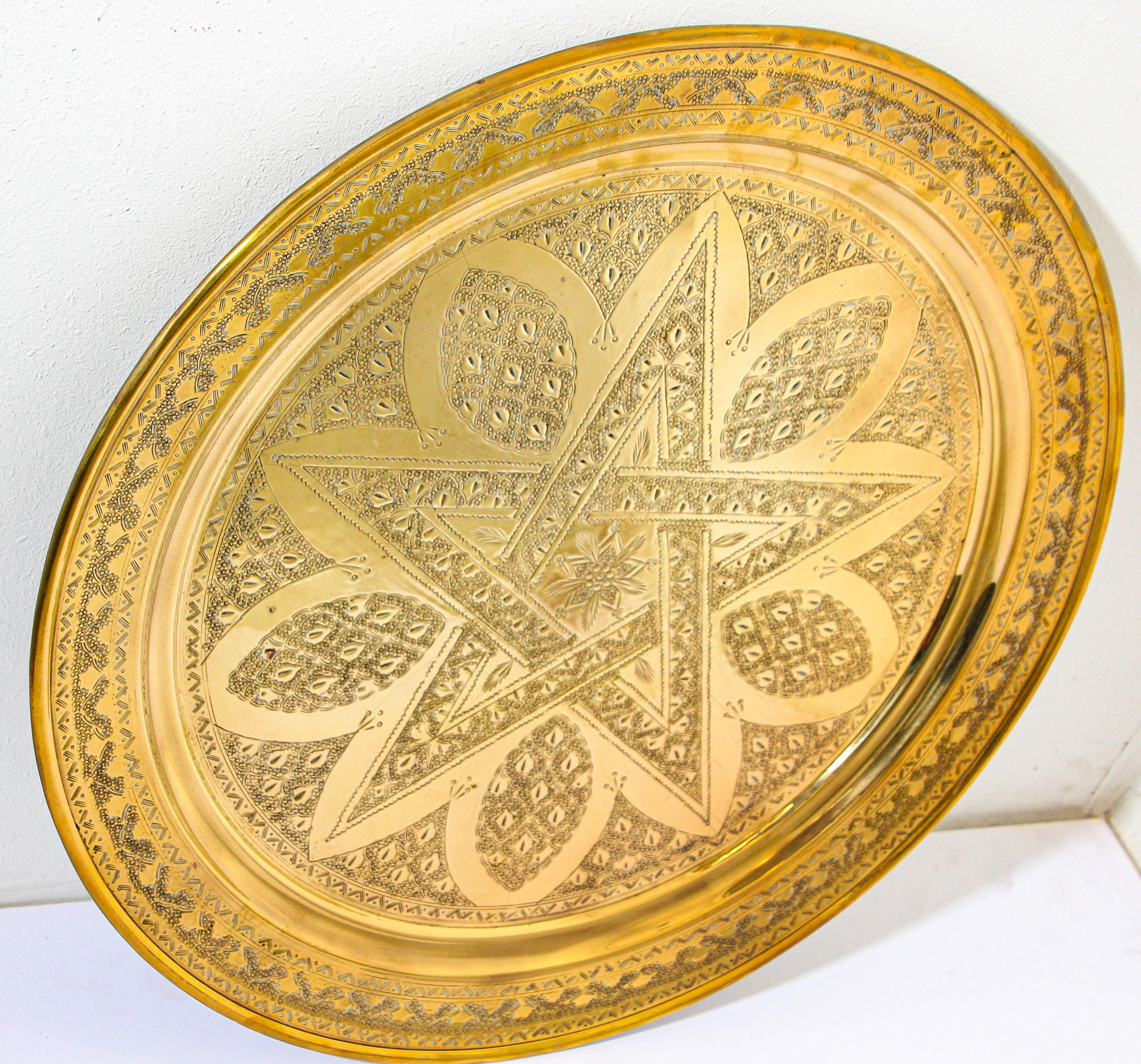 1900s Moroccan Brass Tray Star Etched Collectible Polished Platter 22.5 in. D. For Sale 10
