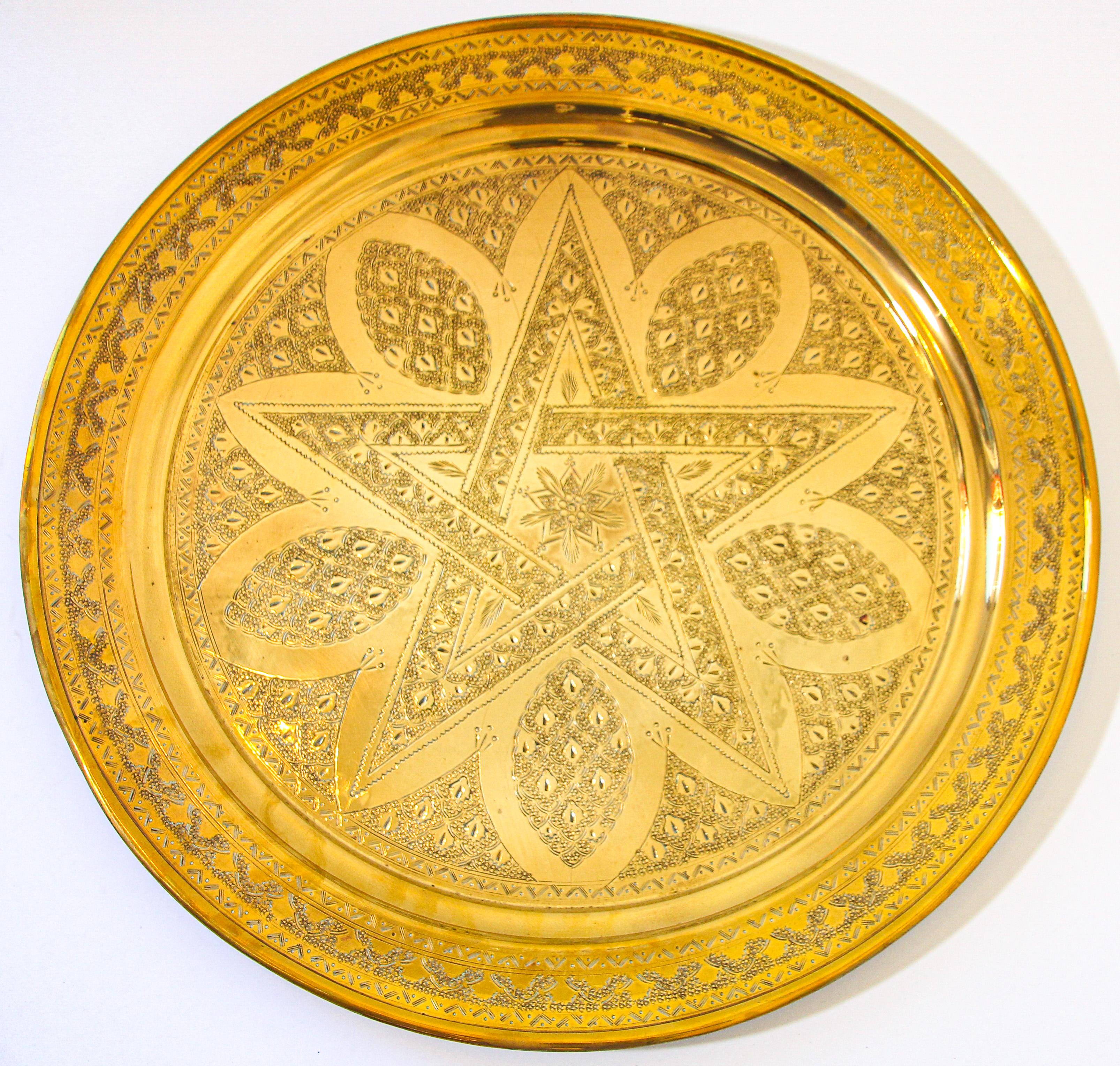 20th Century 1900s Moroccan Brass Tray Star Etched Collectible Polished Platter 22.5 in. D. For Sale