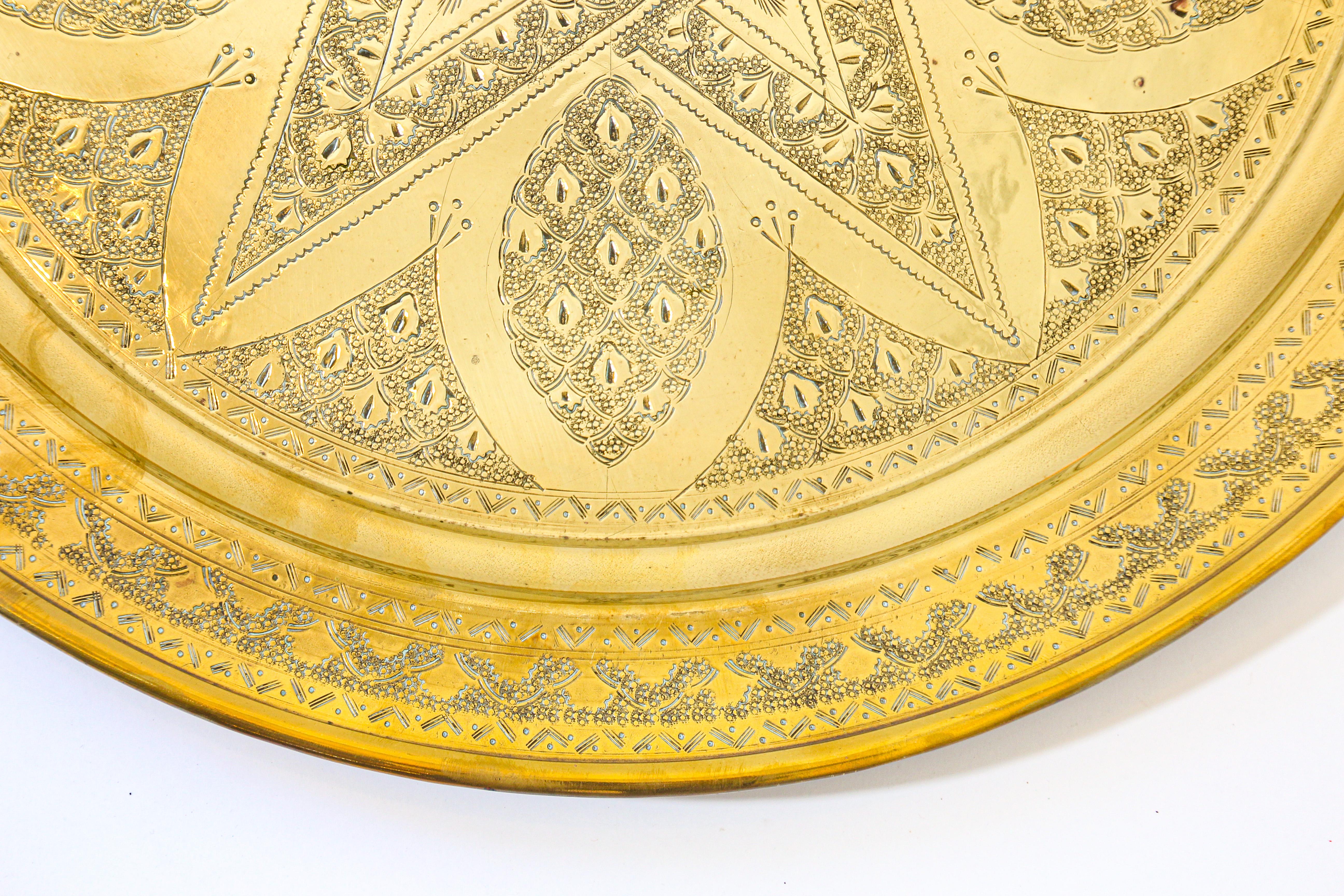 1900s Moroccan Brass Tray Star Etched Collectible Polished Platter 22.5 in. D. For Sale 3