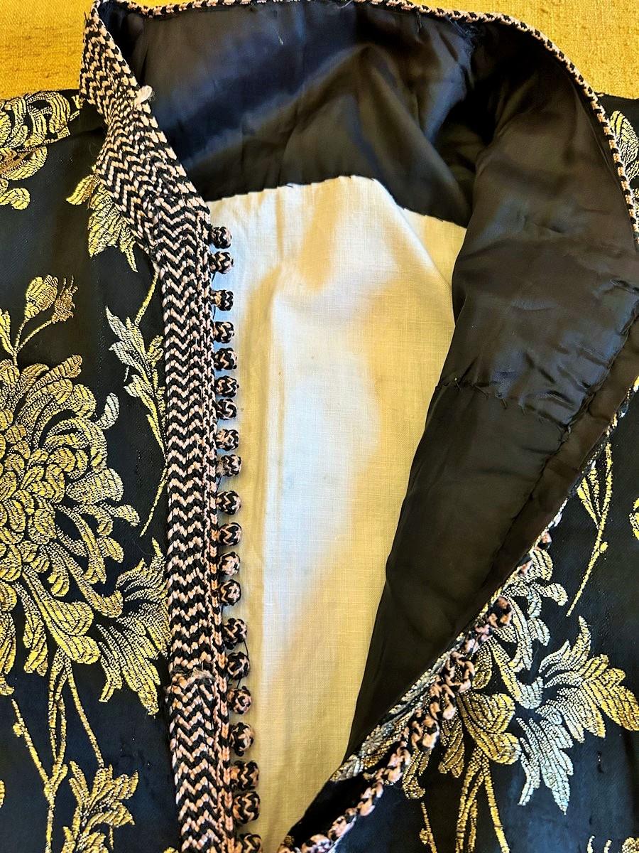 Moroccan Kaftan In Black Satin Brocaded With Golden Blades - Circa 1950-60 For Sale 7