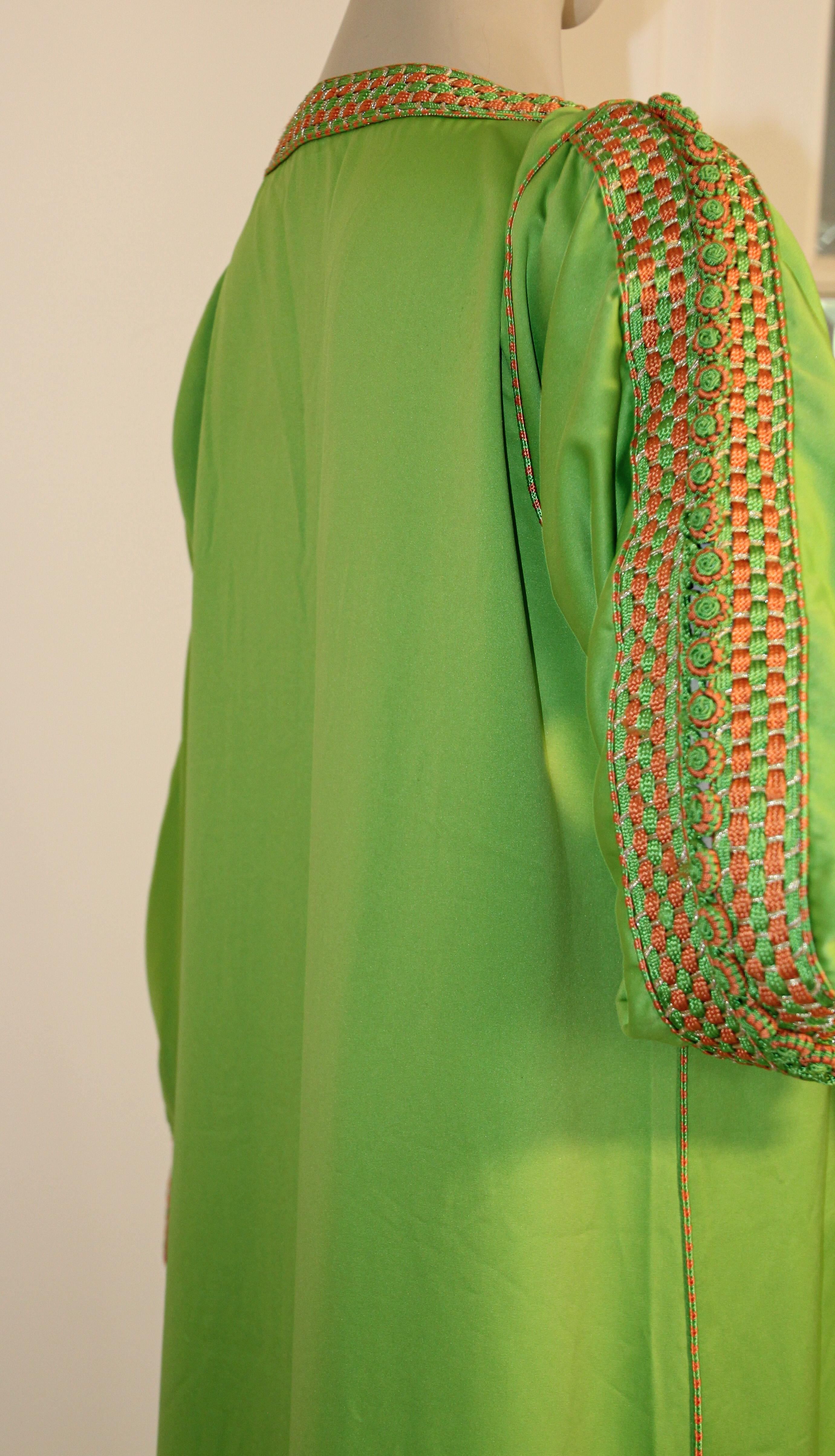 Moroccan Kaftan in Kelly Green For Sale 5