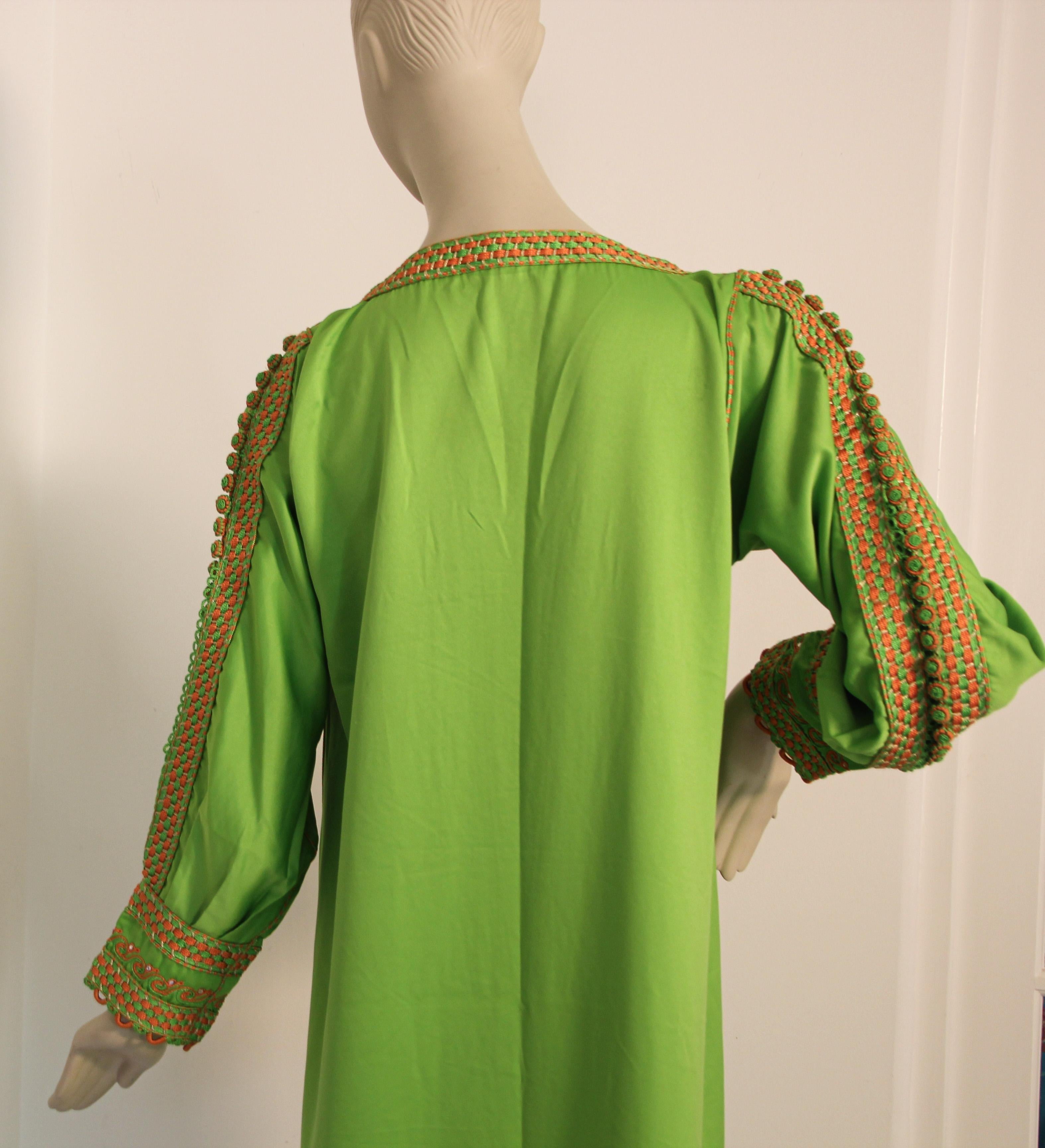 Moroccan Kaftan in Kelly Green For Sale 7