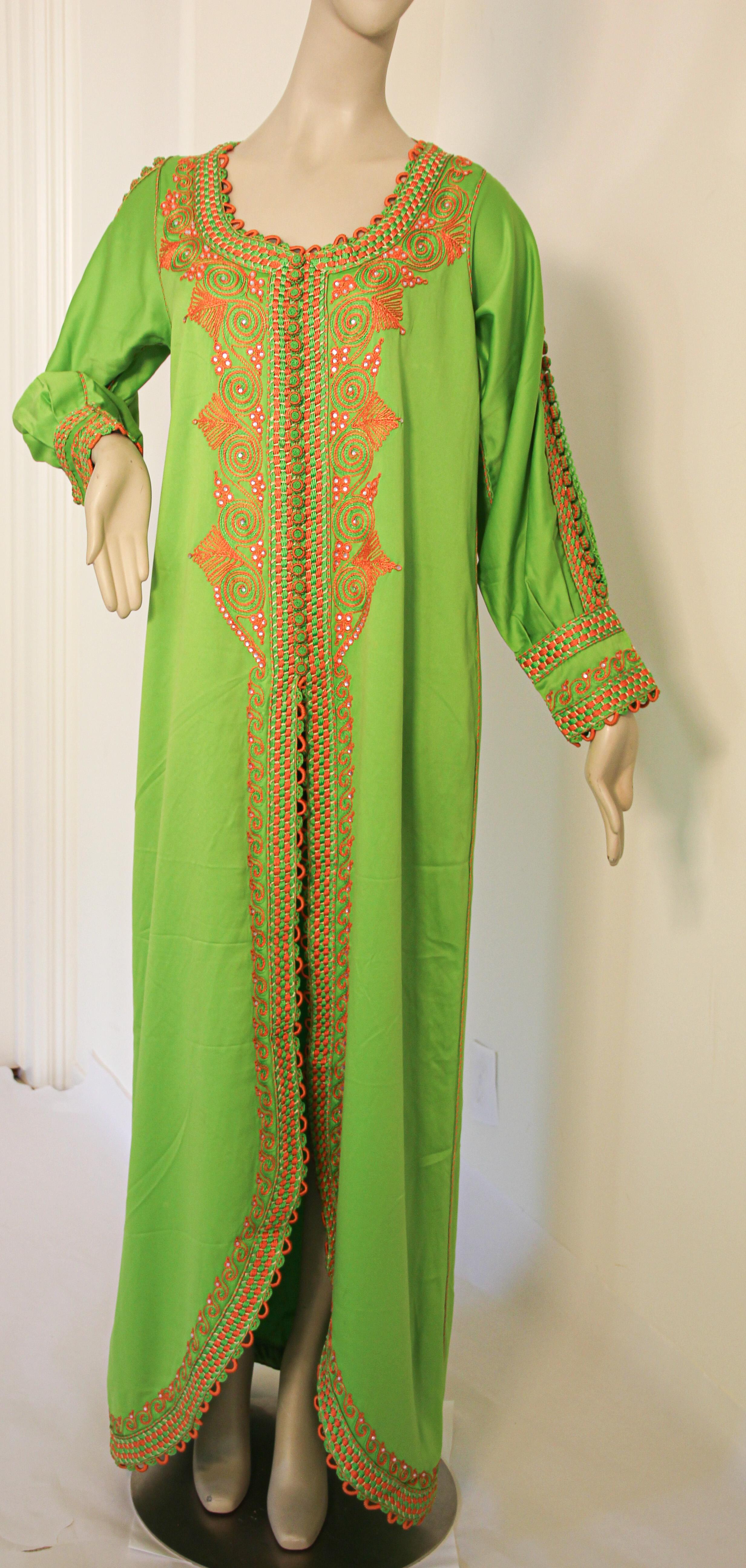 Moroccan Kaftan in Kelly Green For Sale 9