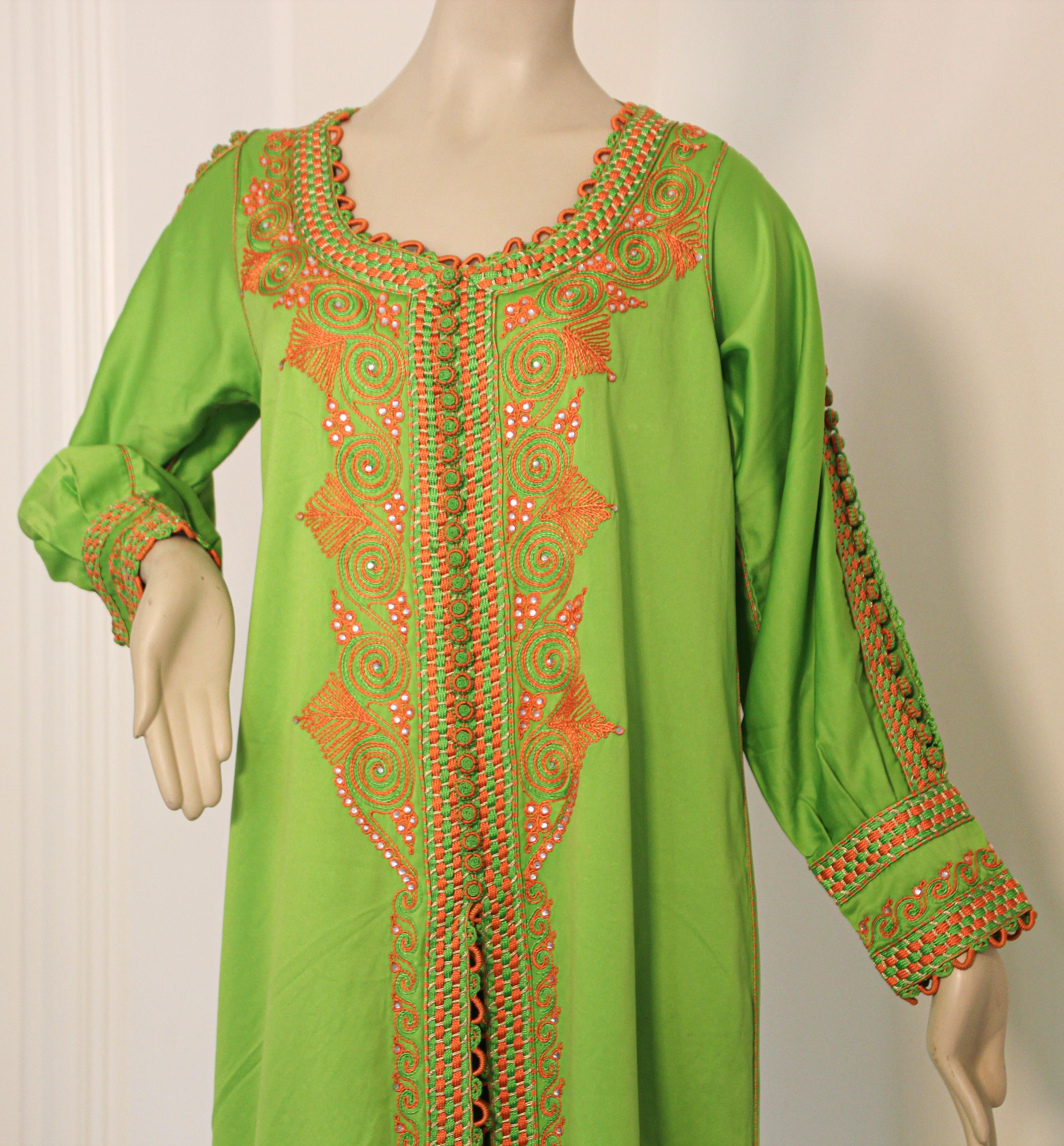 Moroccan Kaftan in Kelly Green For Sale 8