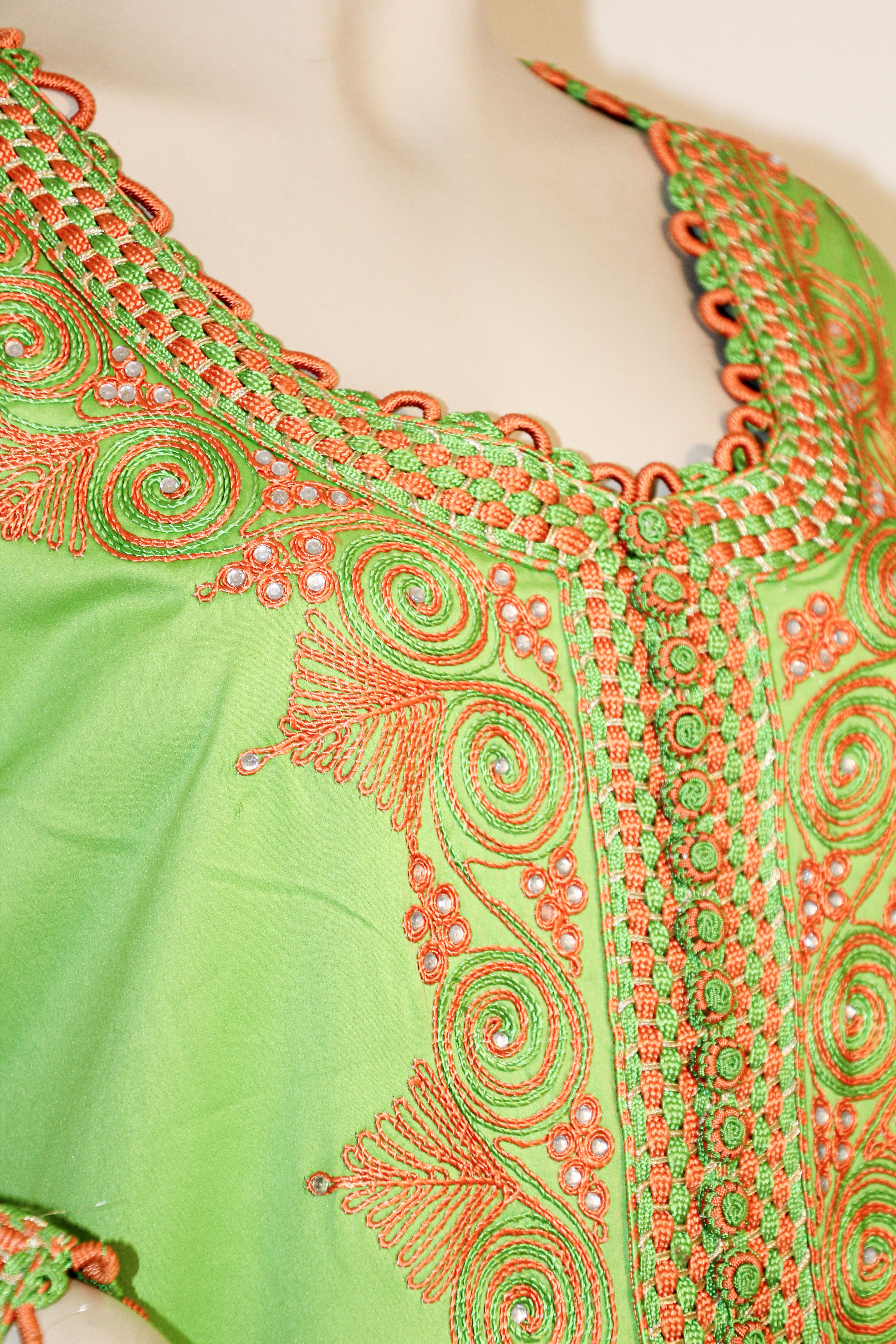 Fabric Moroccan Kaftan in Kelly Green For Sale