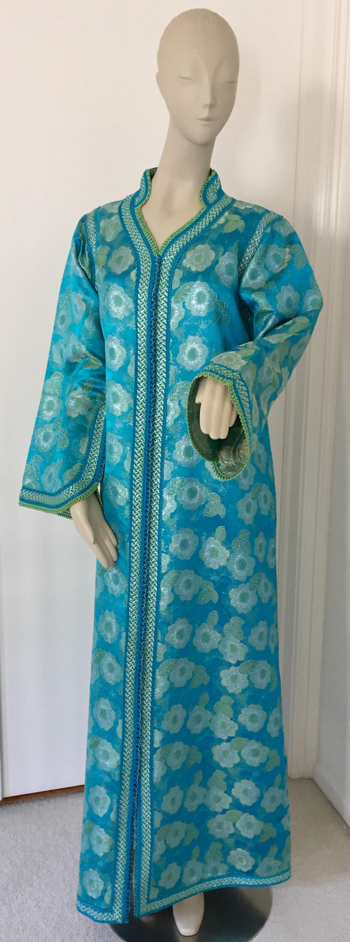 Vintage Moroccan Kaftan in Turquoise and Gold Floral Brocade In Good Condition For Sale In North Hollywood, CA