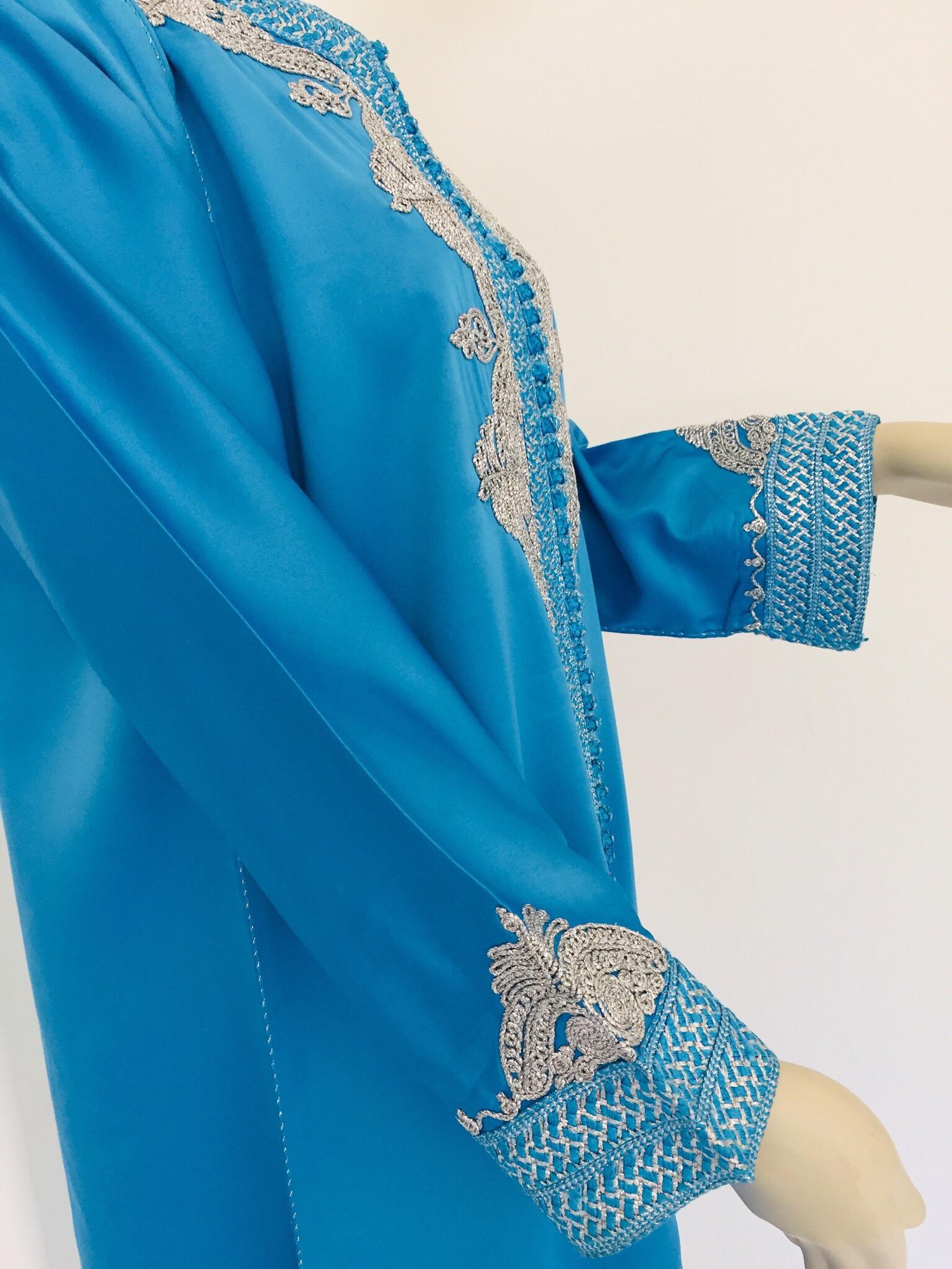 Moroccan Kaftan in Turquoise Blue and Silver In Good Condition For Sale In North Hollywood, CA