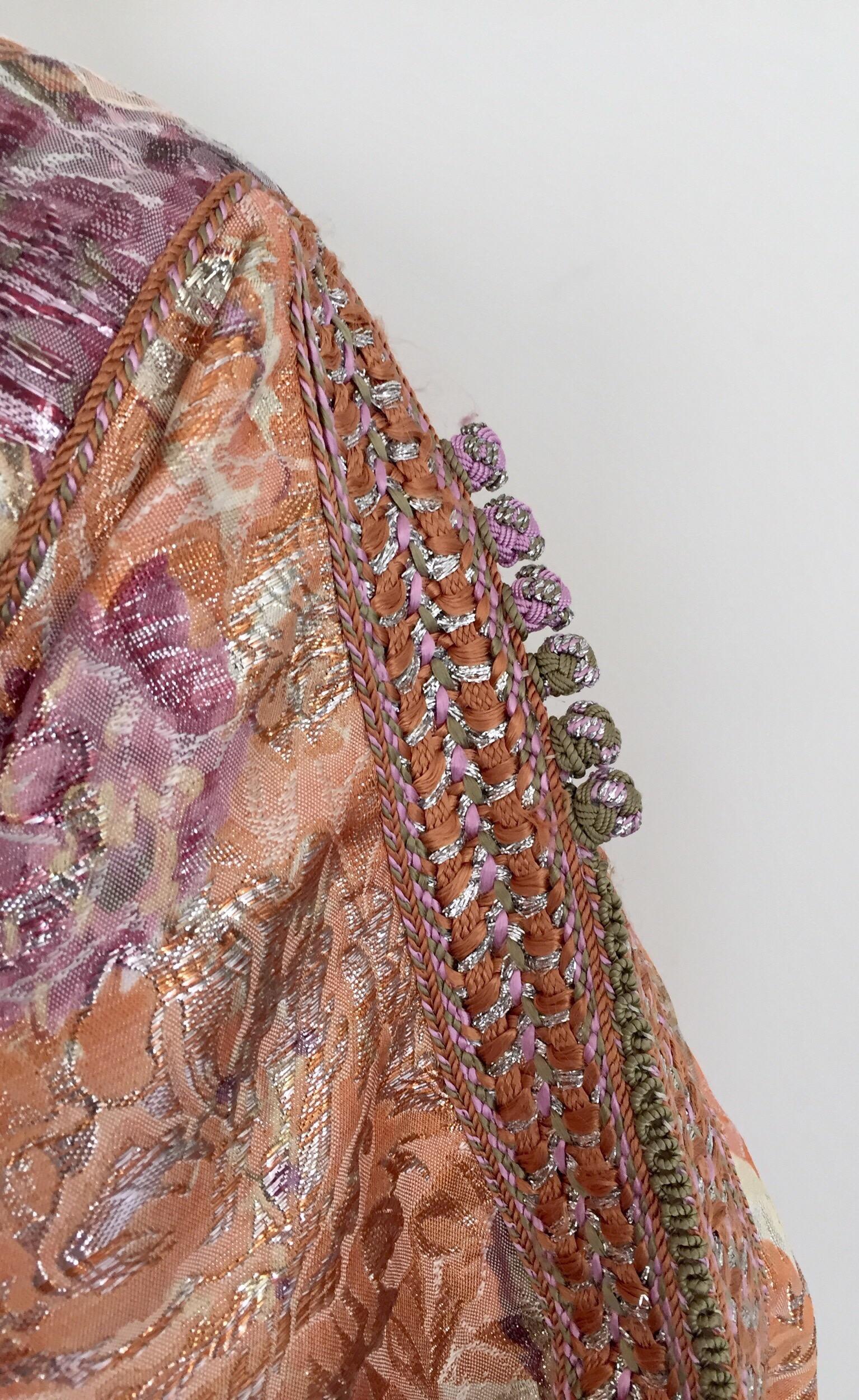 Kaftano marocchino floreale arancione e viola con ricamo in oro Maxi Dress Caftano in vendita 12