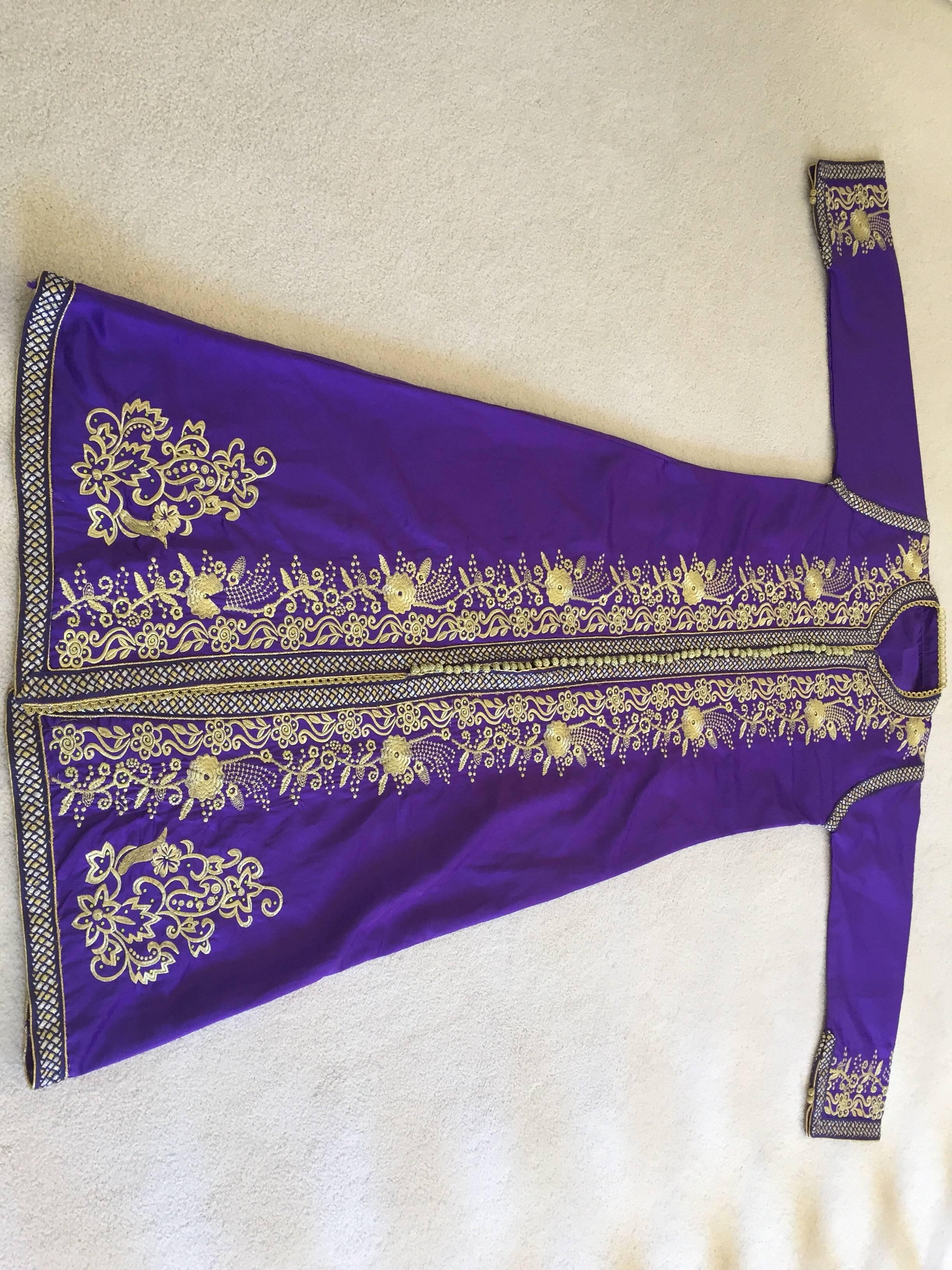 20th Century Moroccan Kaftan Purple and Gold Embroidered Maxi Dress Caftan