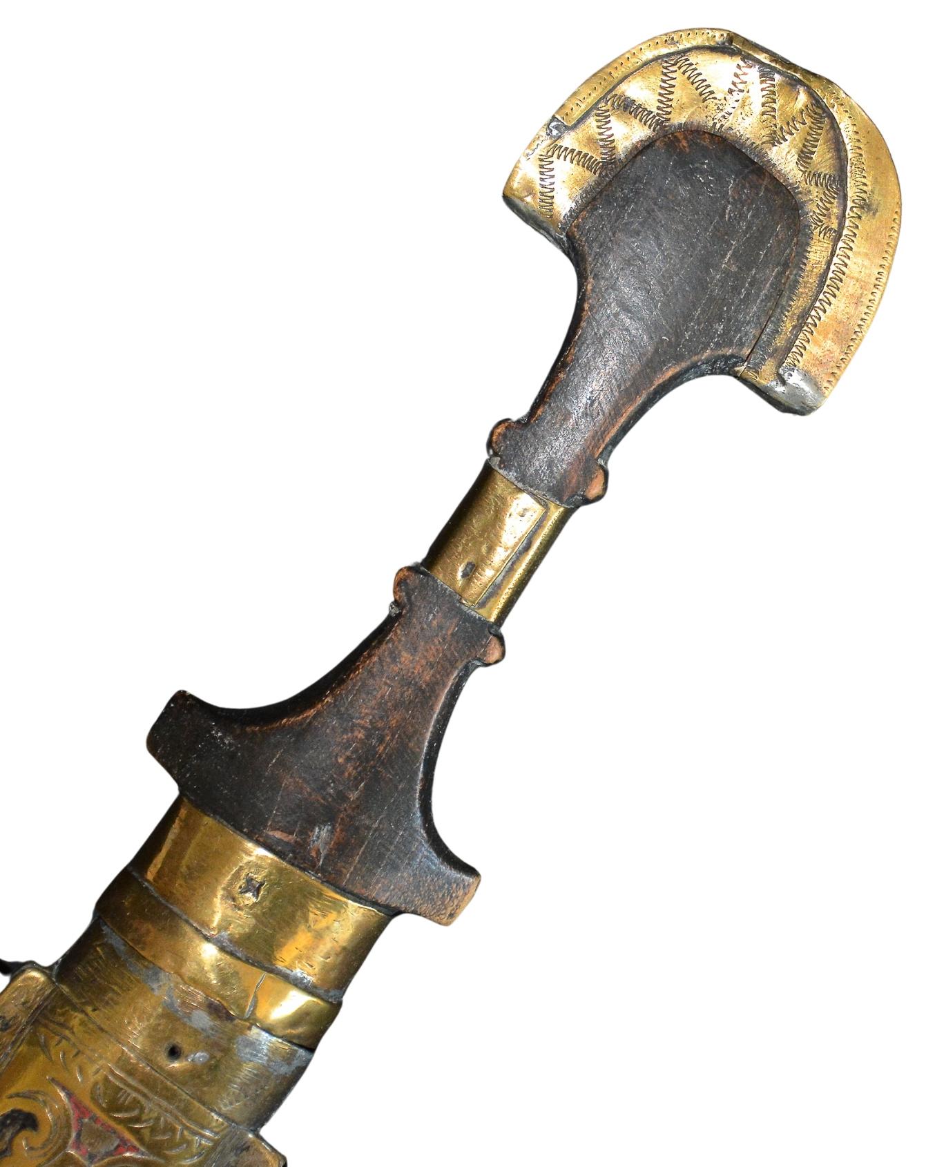 Moroccan Khoumya Tribal Dagger, 20th Century For Sale 4