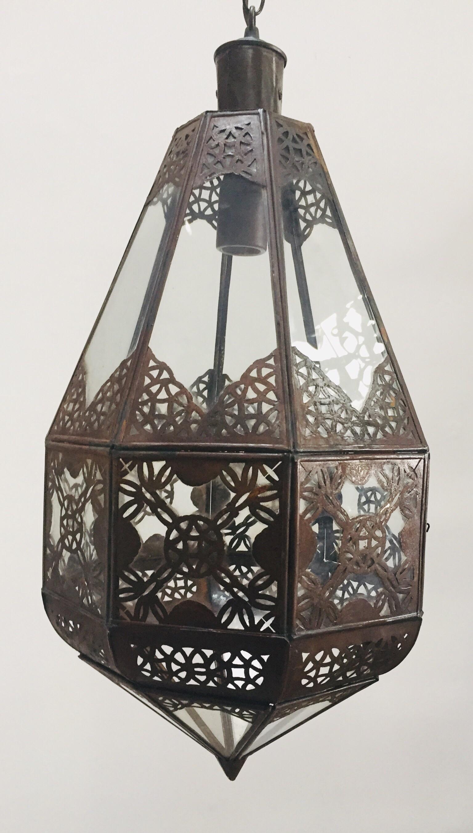 Moroccan Light Fixture in Moorish Design For Sale 4