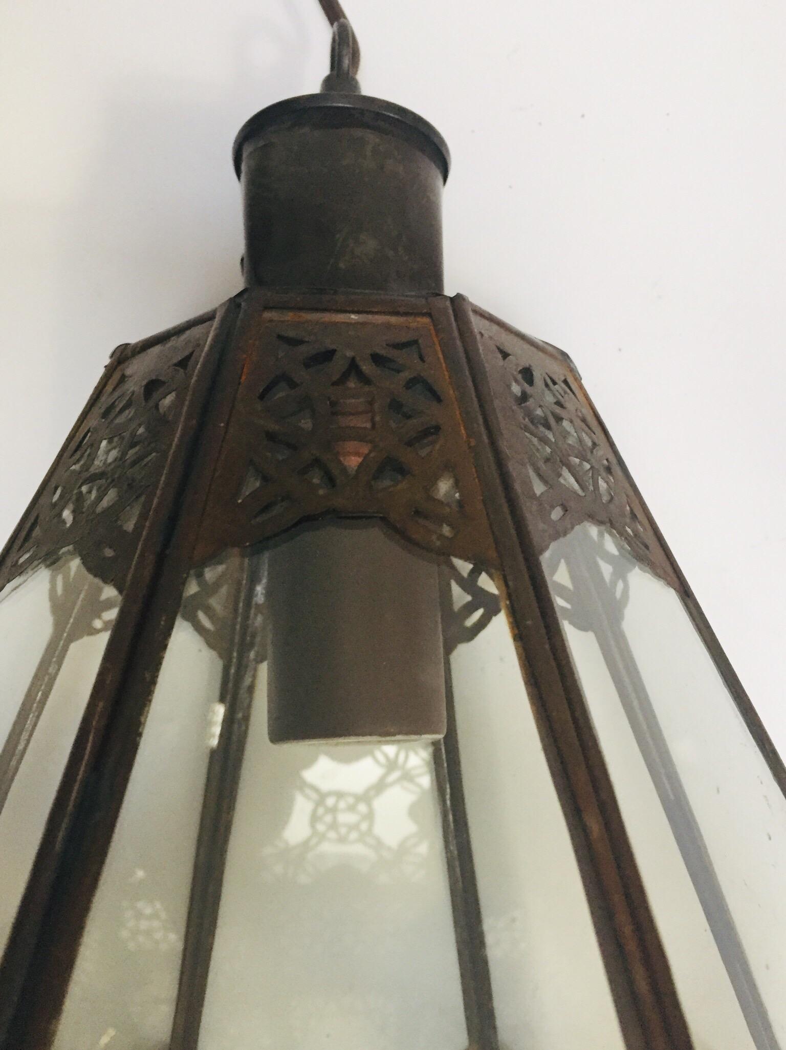 Moroccan Light Fixture in Moorish Design For Sale 5
