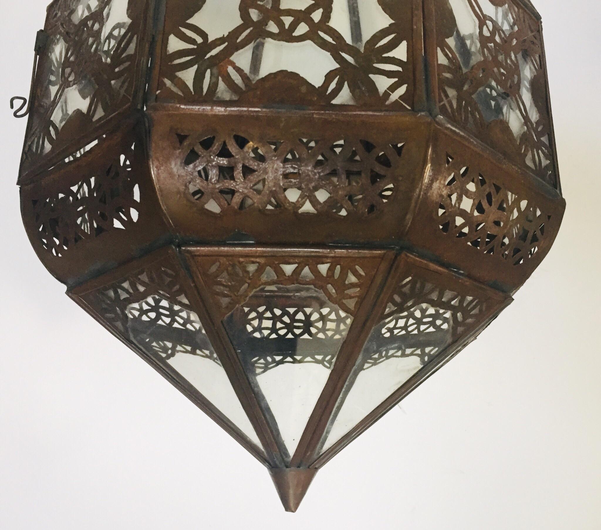 Moroccan Light Fixture in Moorish Design For Sale 7