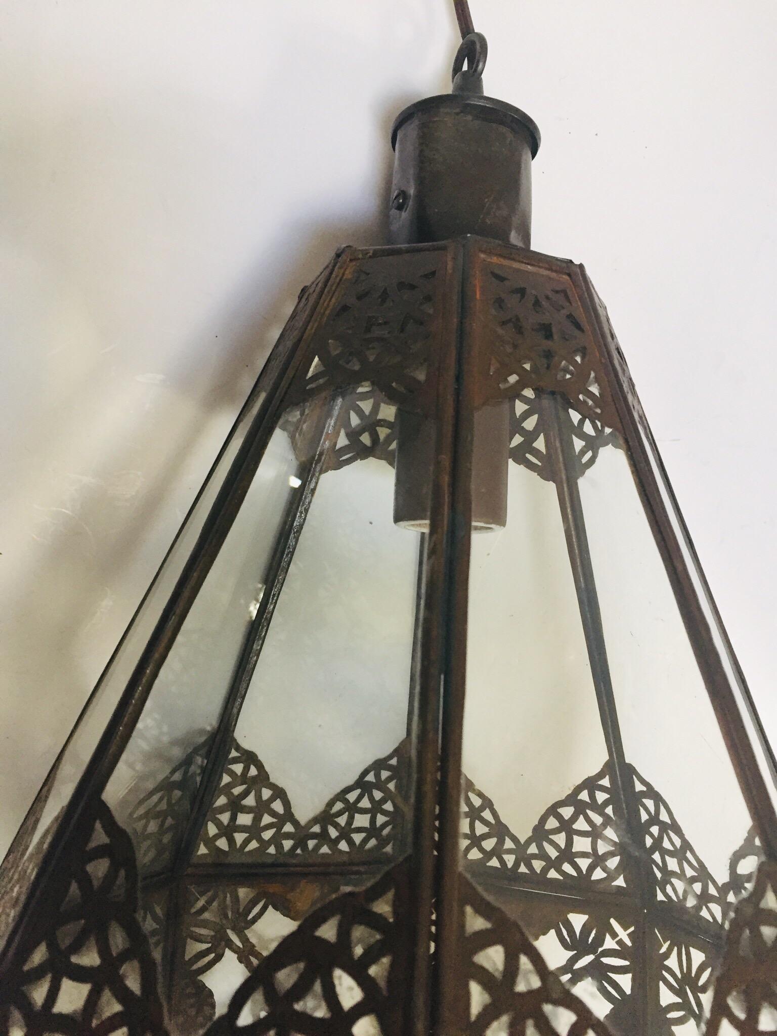 Moroccan Light Fixture in Moorish Design In Good Condition For Sale In North Hollywood, CA