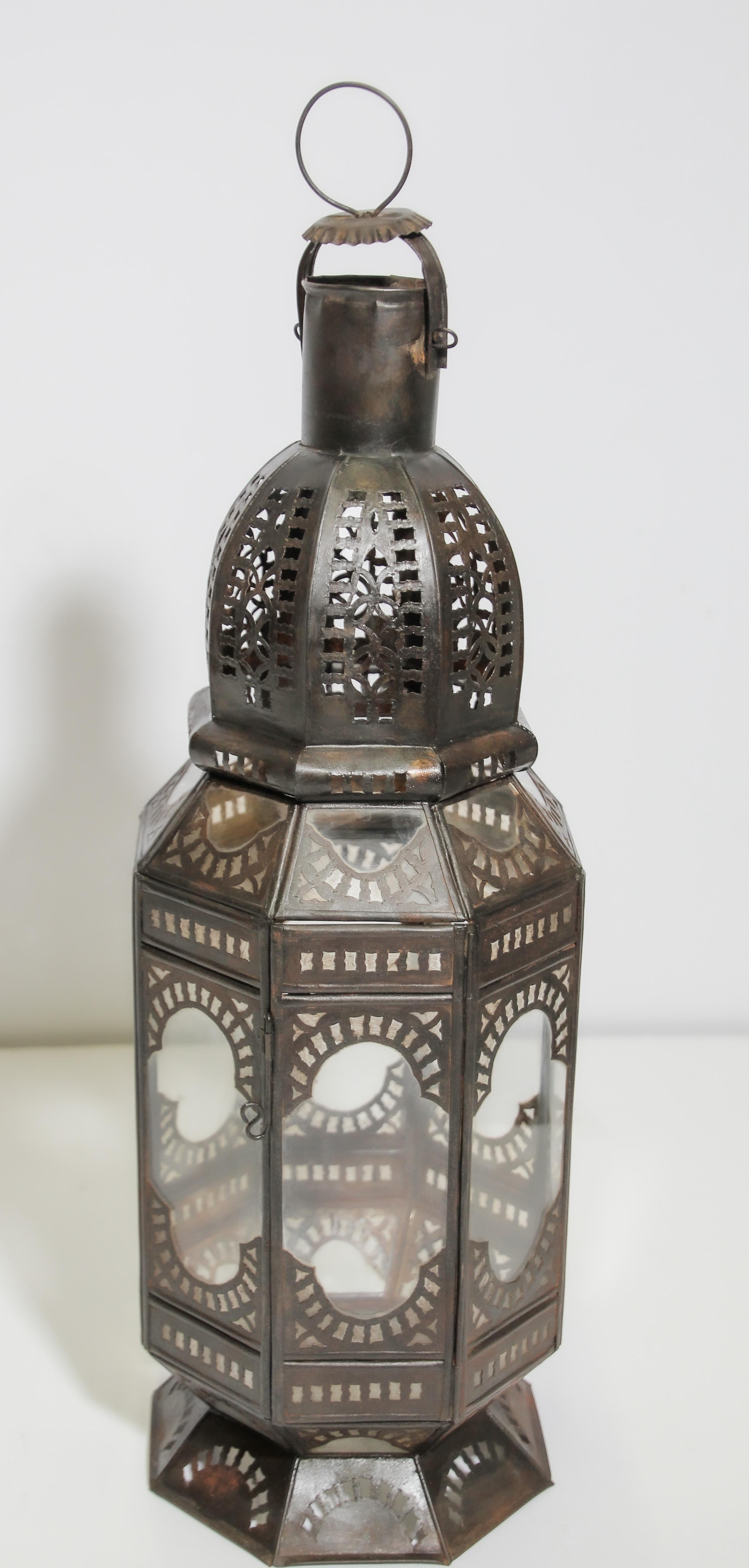Moroccan Metal and Clear Glass Candle Lantern In Good Condition For Sale In North Hollywood, CA