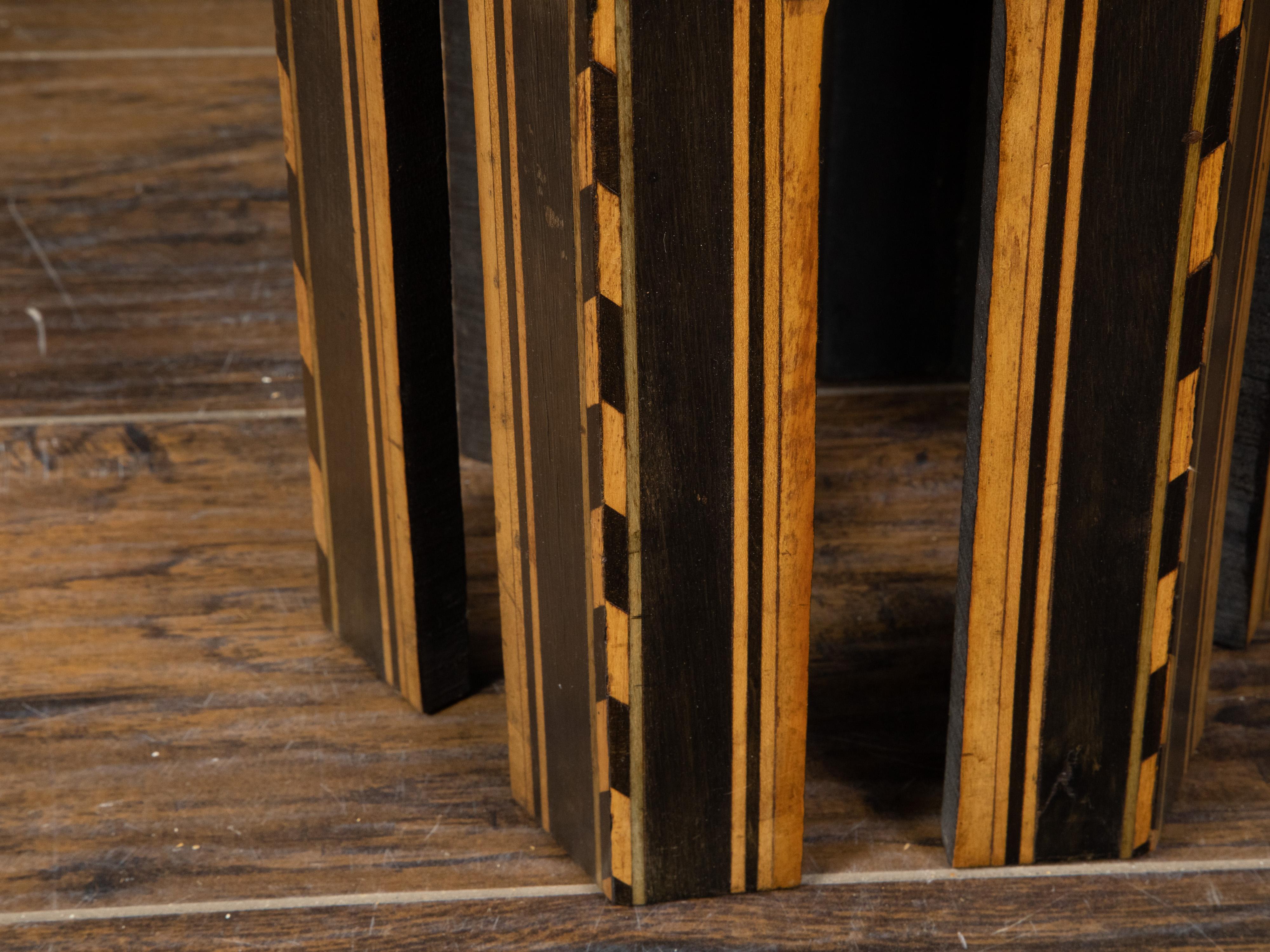 Moroccan Mid-Century Side Table with Hexagonal Top and Mother-of-pearl Inlay For Sale 4