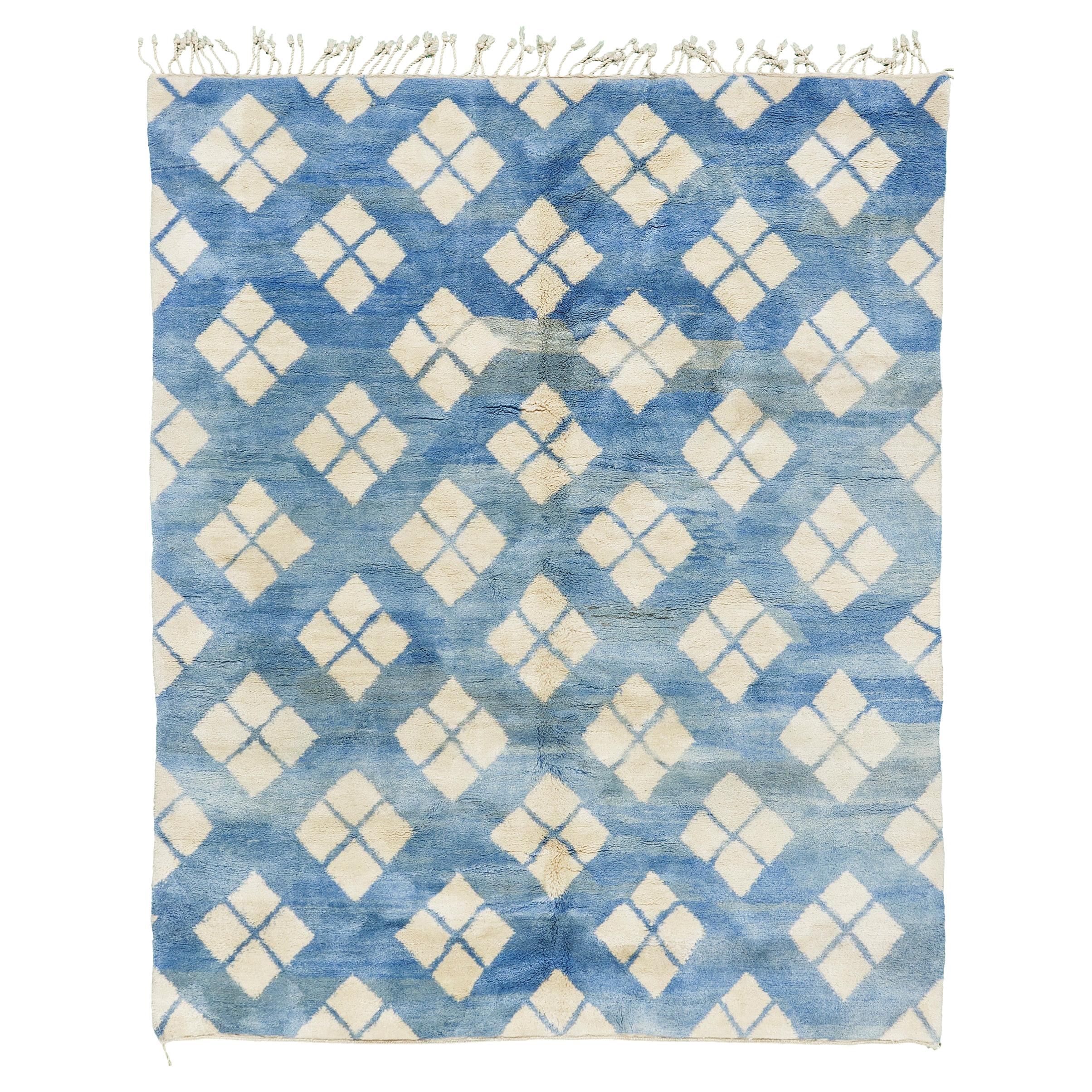Marokkanischer Teppich mit Stammesmotiv aus dem Mittleren Atlas aus der Kollektion Atlas im Angebot