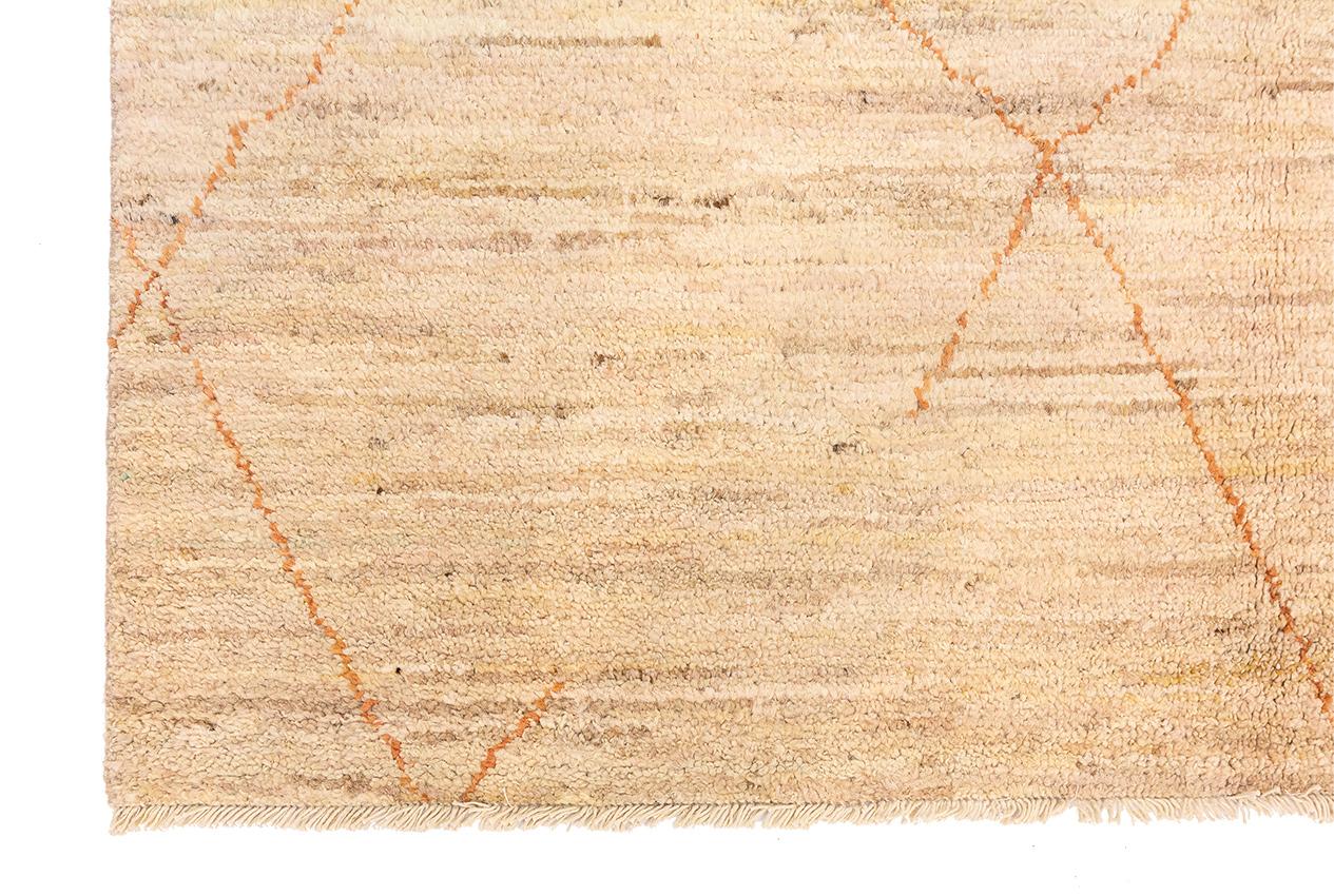 Marokkanischer Beni Ourain-Teppich im minimalistischen Design im Zustand „Gut“ im Angebot in Ferrara, IT