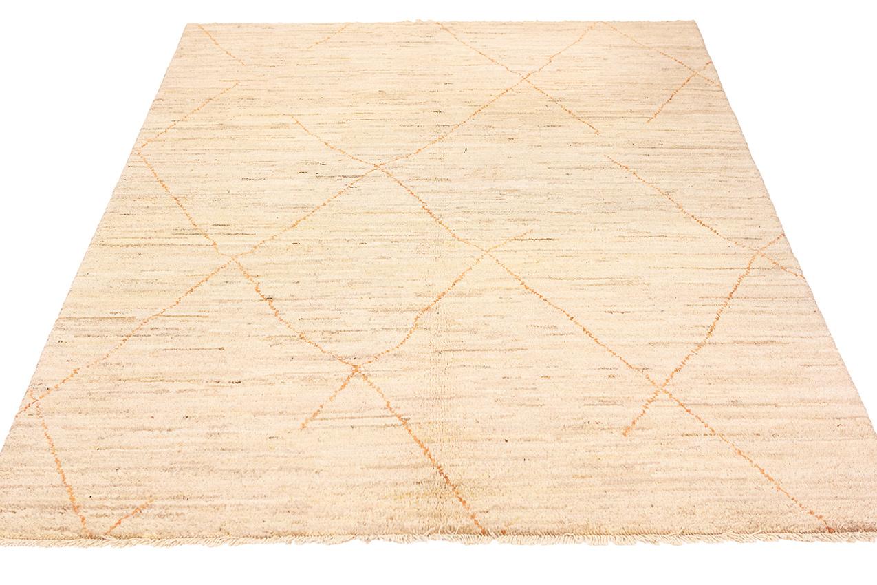 Moroccan Minimalist Design Beni Ourain Carpet For Sale 2