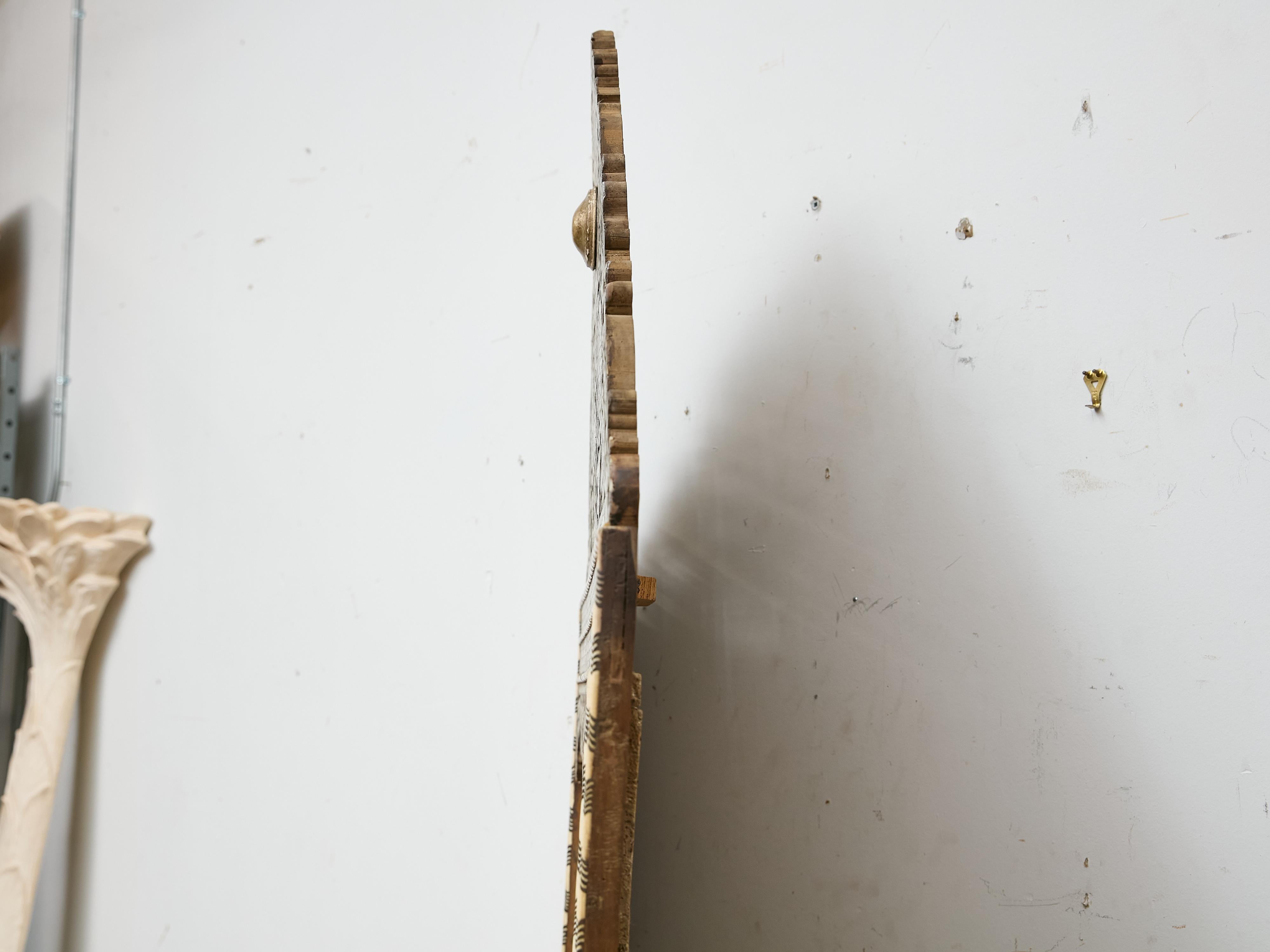 Moroccan Mirror with Bone and Mother-of-Pearl Inlay, circa 1900 For Sale 8