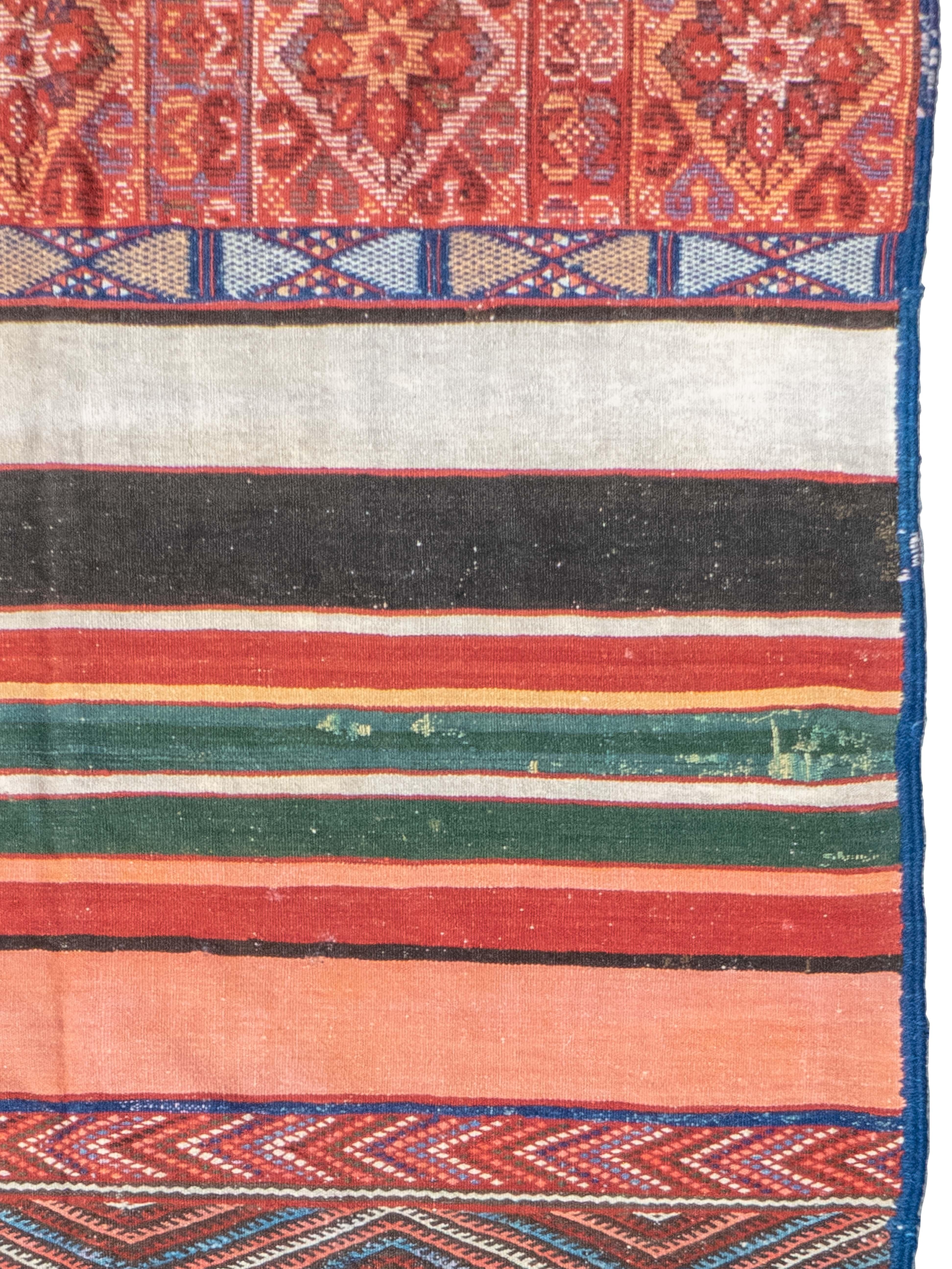 Moroccan mixed technique faltweave accent rug, 20th Century

An antique Moroccan mixed technique rug fragment, woven in the early 20th century. Measuring 4'10