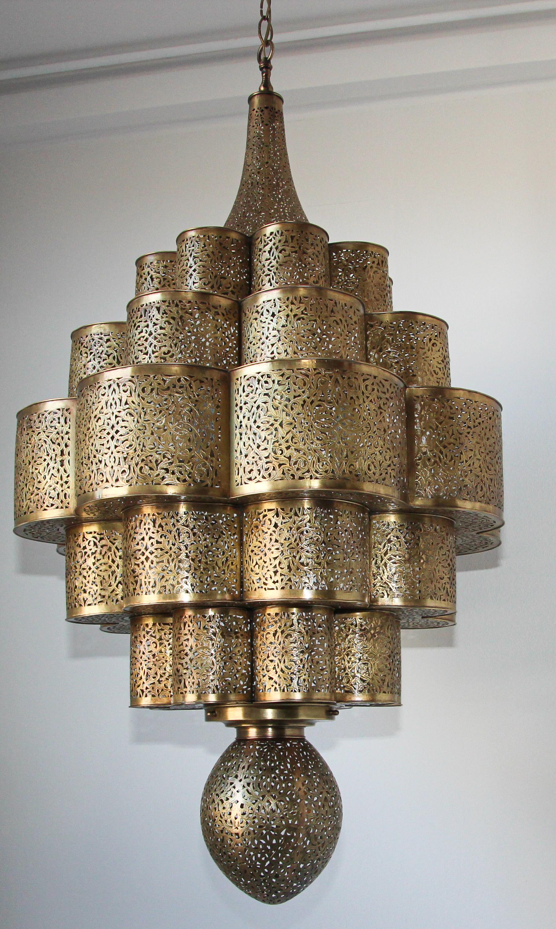 Moroccan Moorish Alhambra Brass Chandelier For Sale 9