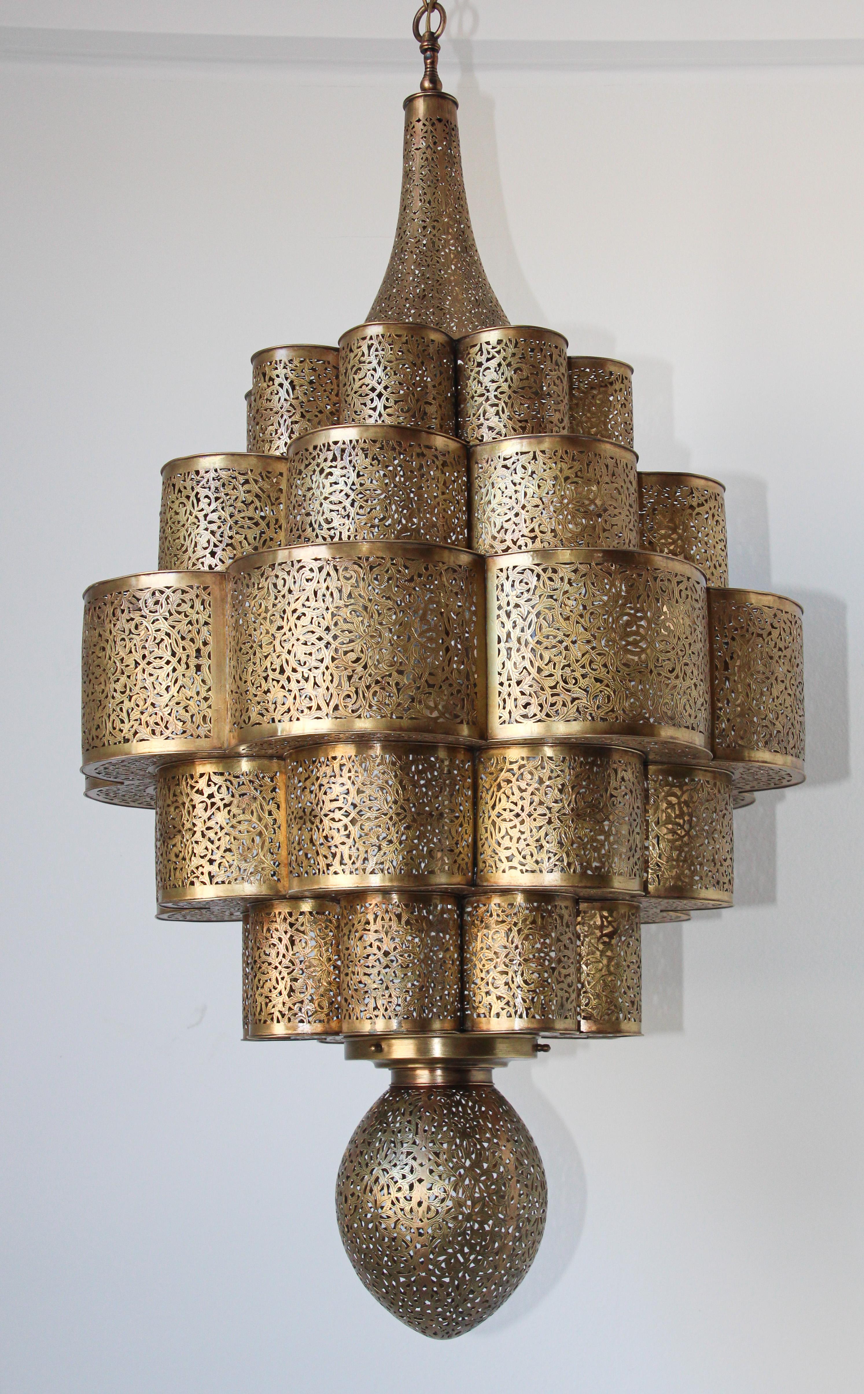 Moroccan Moorish Alhambra Brass Chandelier For Sale 13