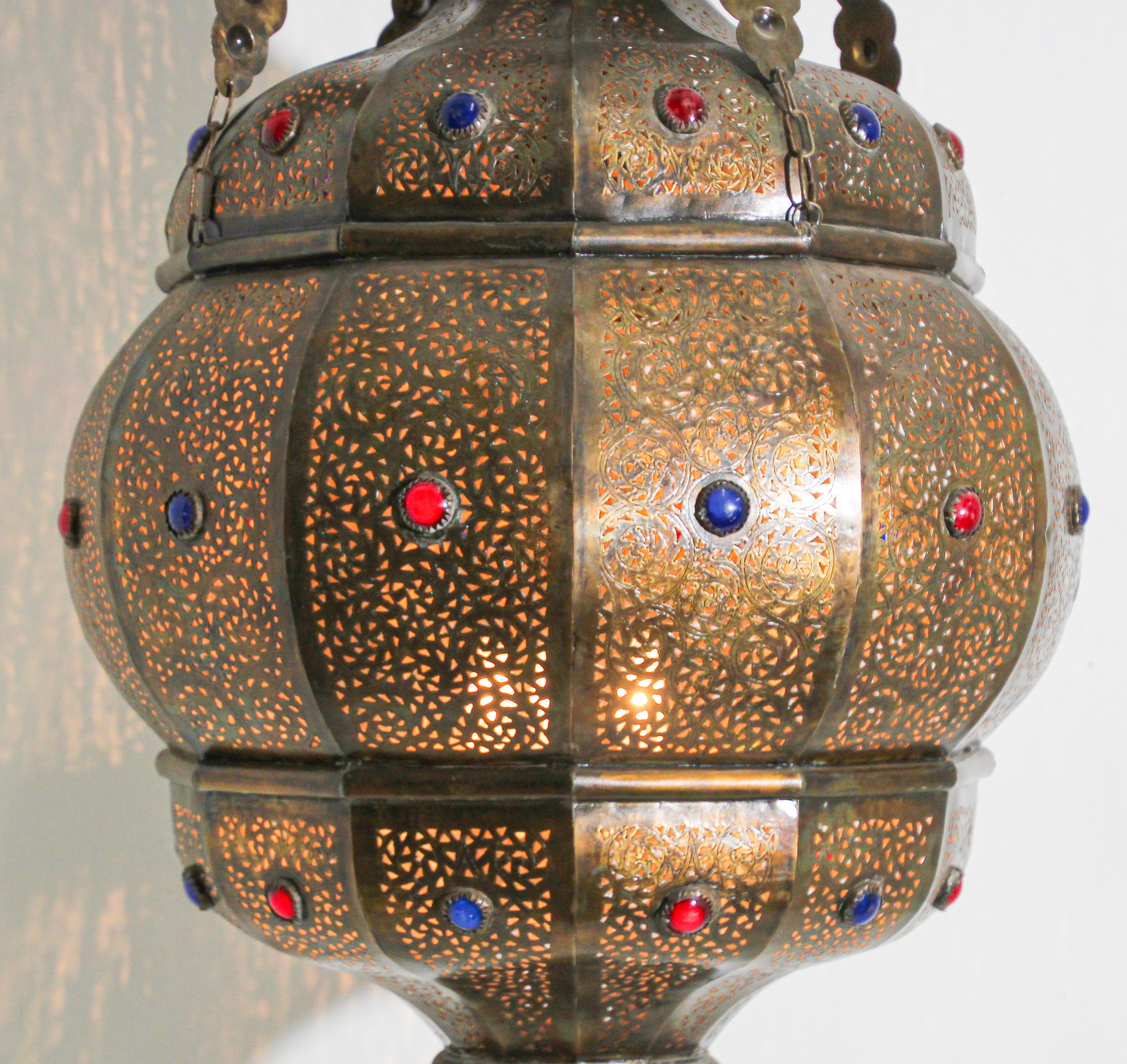 Moroccan Moorish Brass Chandelier In Good Condition For Sale In North Hollywood, CA