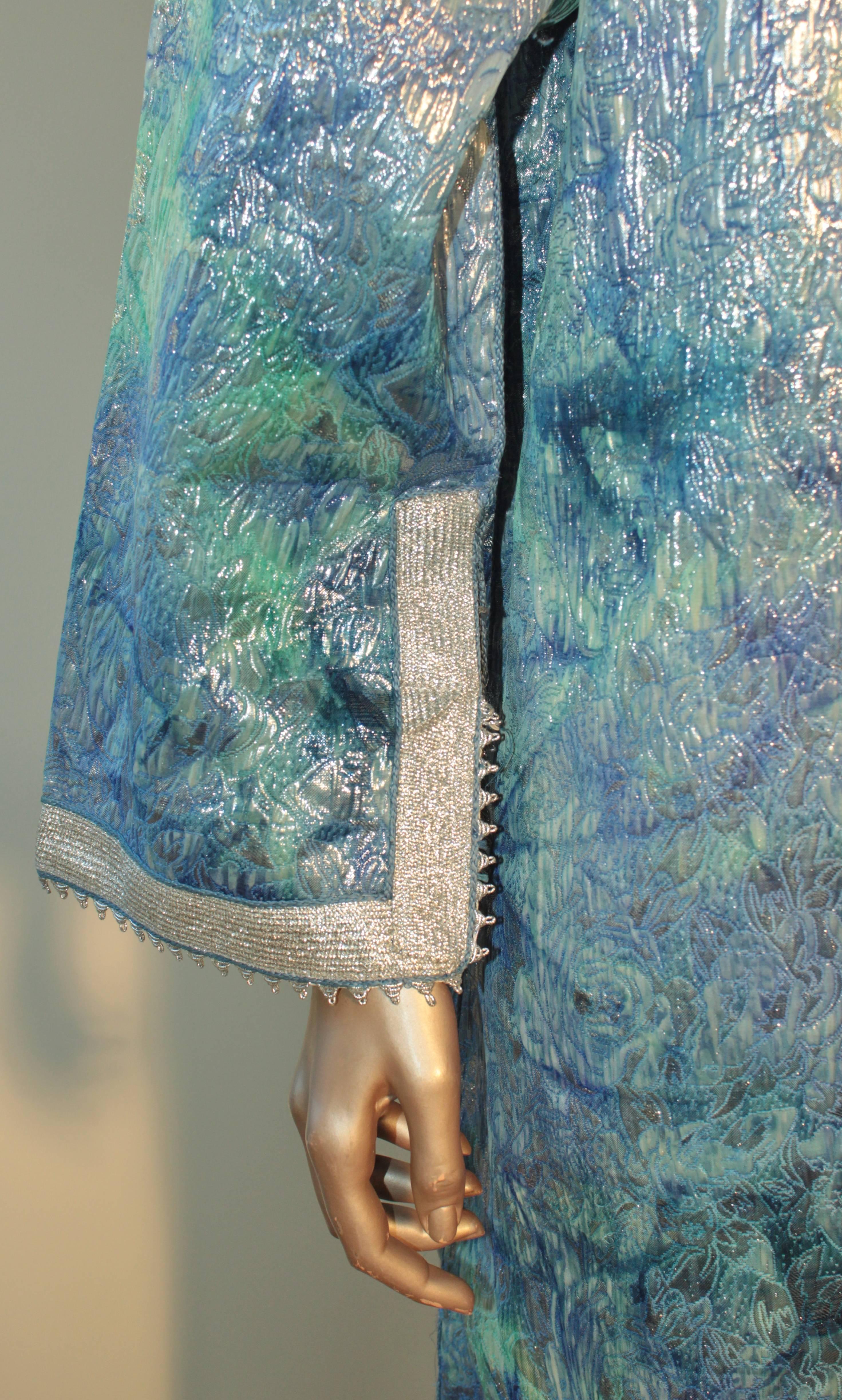 Robe longue caftan mauresque marocaine en brocart bleu aigue-marine et argent, taille M L Bon état - En vente à North Hollywood, CA