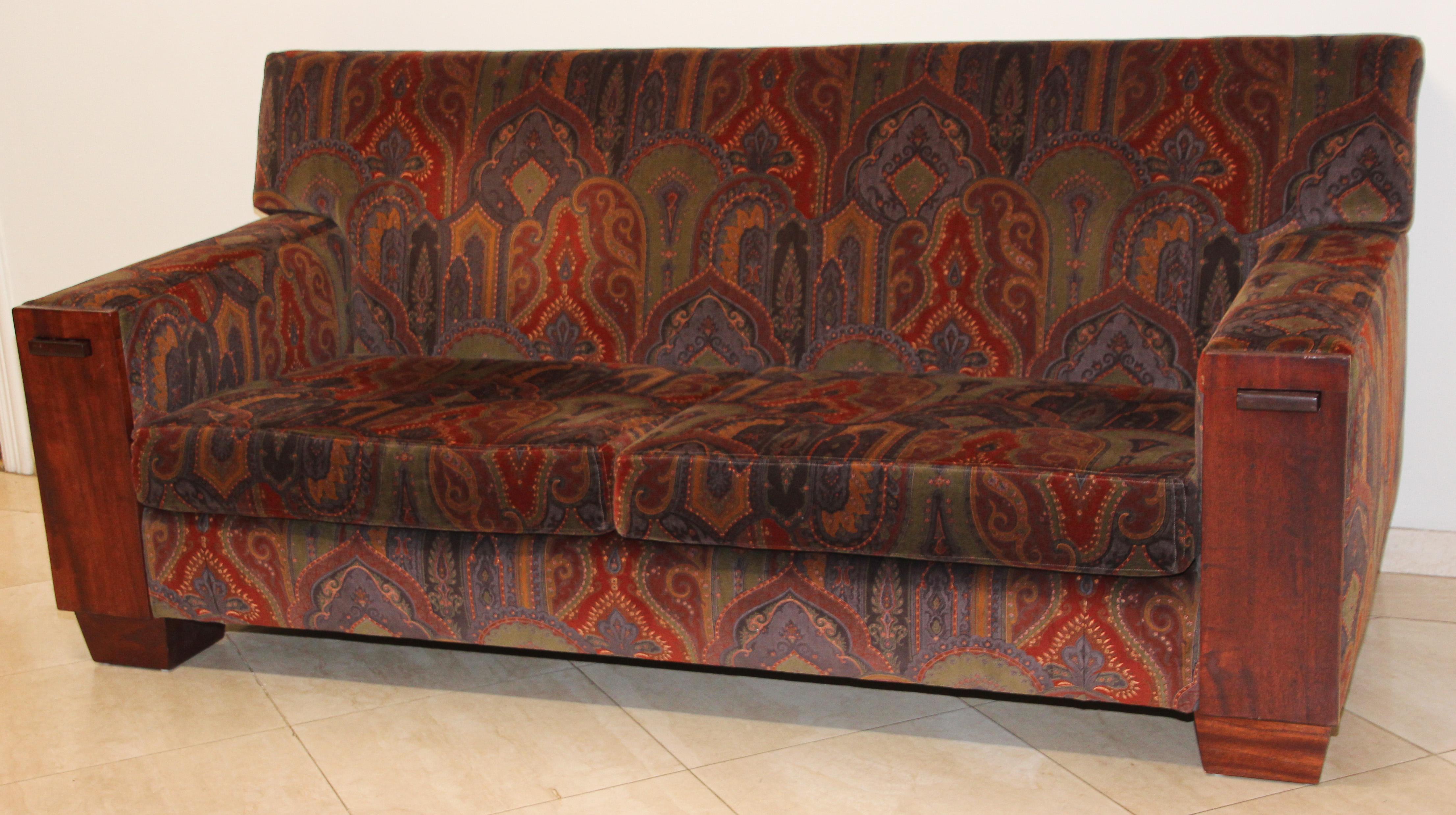 Vintage Moroccan Art Deco sofa settee upholstered with Fortuny style cut velvet Moorish fabric.
Sofa was upholstered with antique style very fine brocade damask cut out velvet fabric upholstery in the Venetian Moorish Fortuny  and Luigi Bevilacquat
