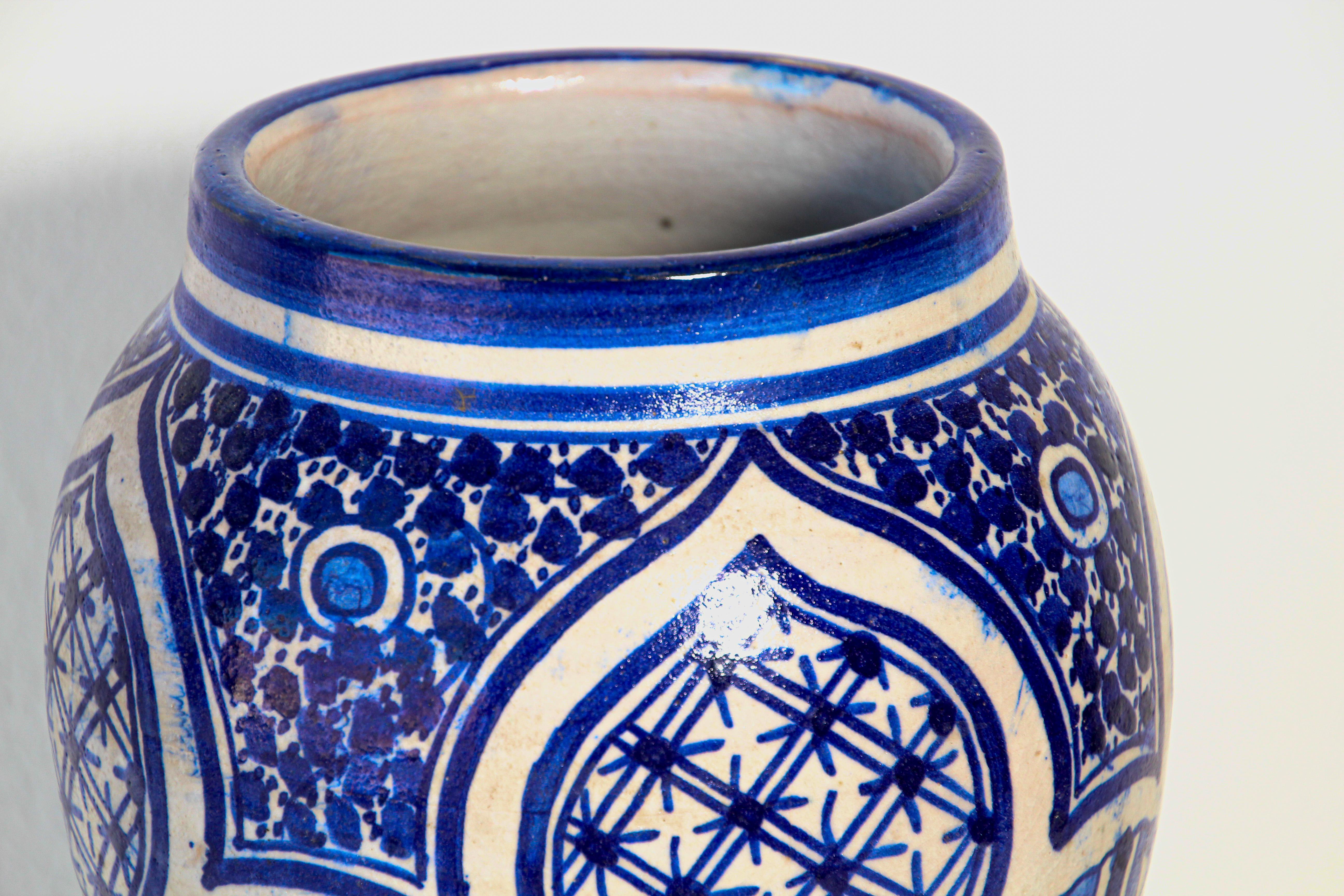 Moroccan Moorish Ceramic Blue and White Jar from Fez For Sale 1