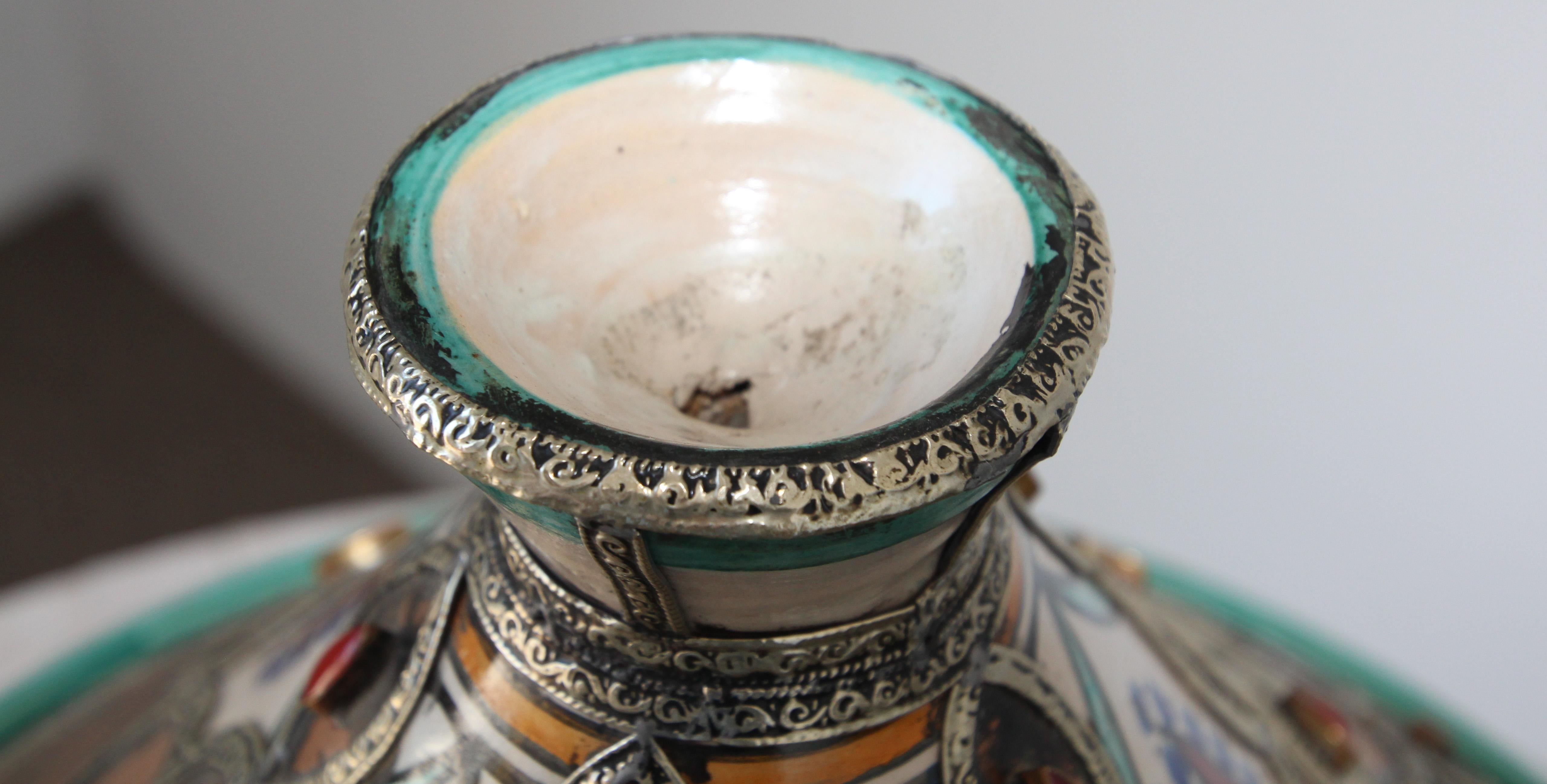 Bol en céramique mauresque marocaine avec couvercle, Tajine de Fez en vente 1
