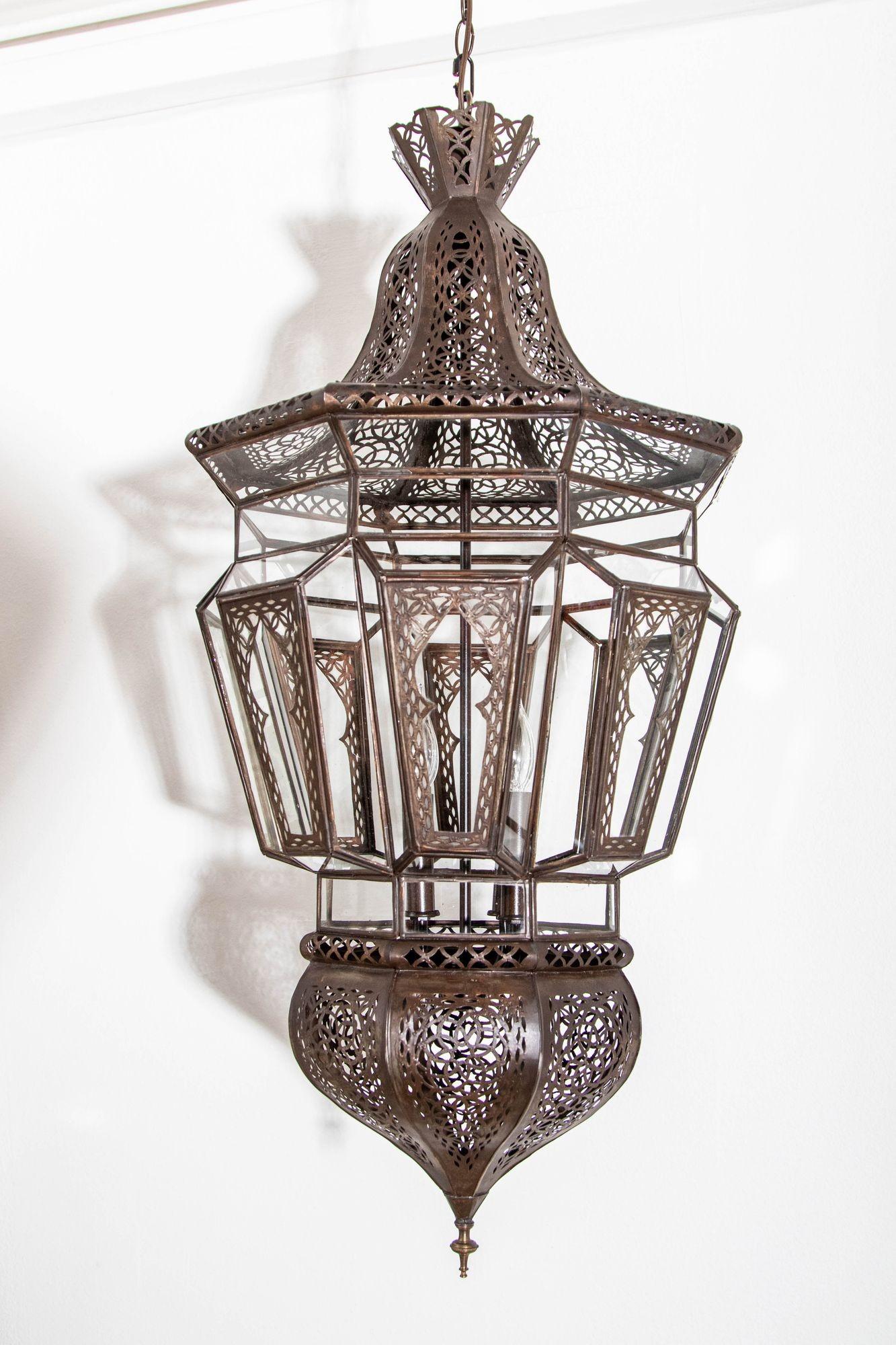 Moroccan Moorish Large Hanging Light Fixture in vendita 2