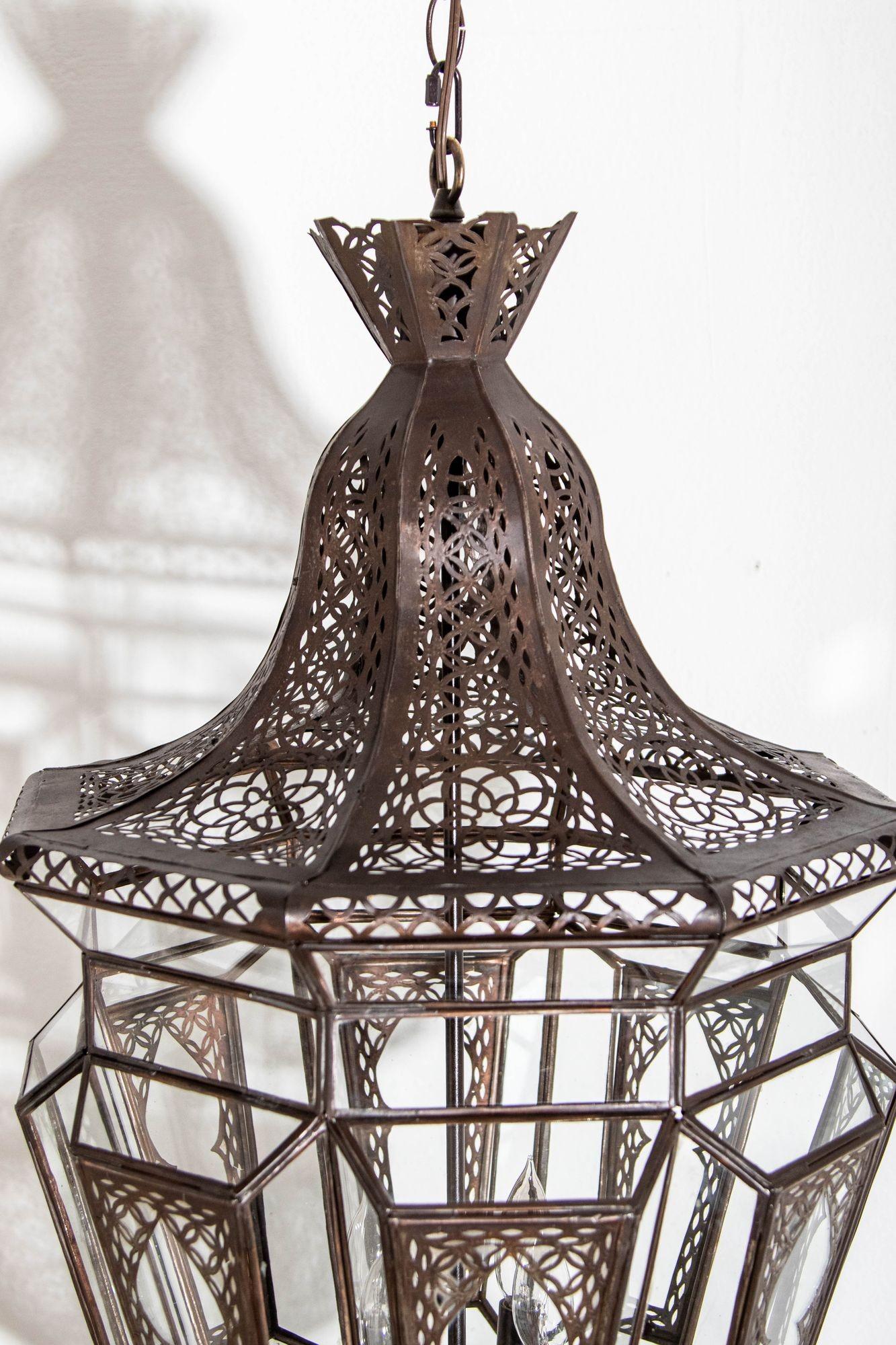 Moroccan Moorish Large Hanging Light Fixture in vendita 4