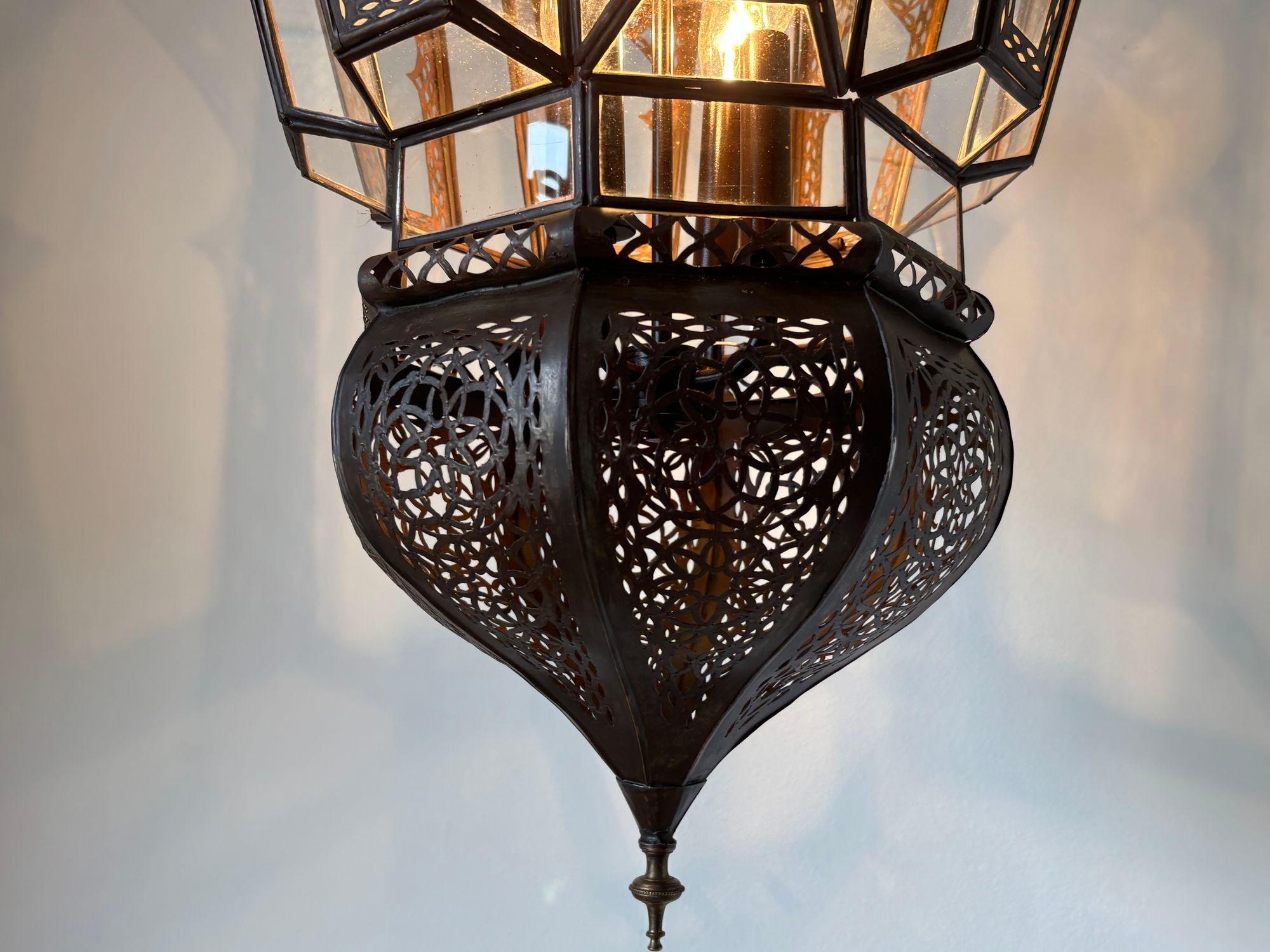 Moroccan Moorish Large Hanging Light Fixture in vendita 8
