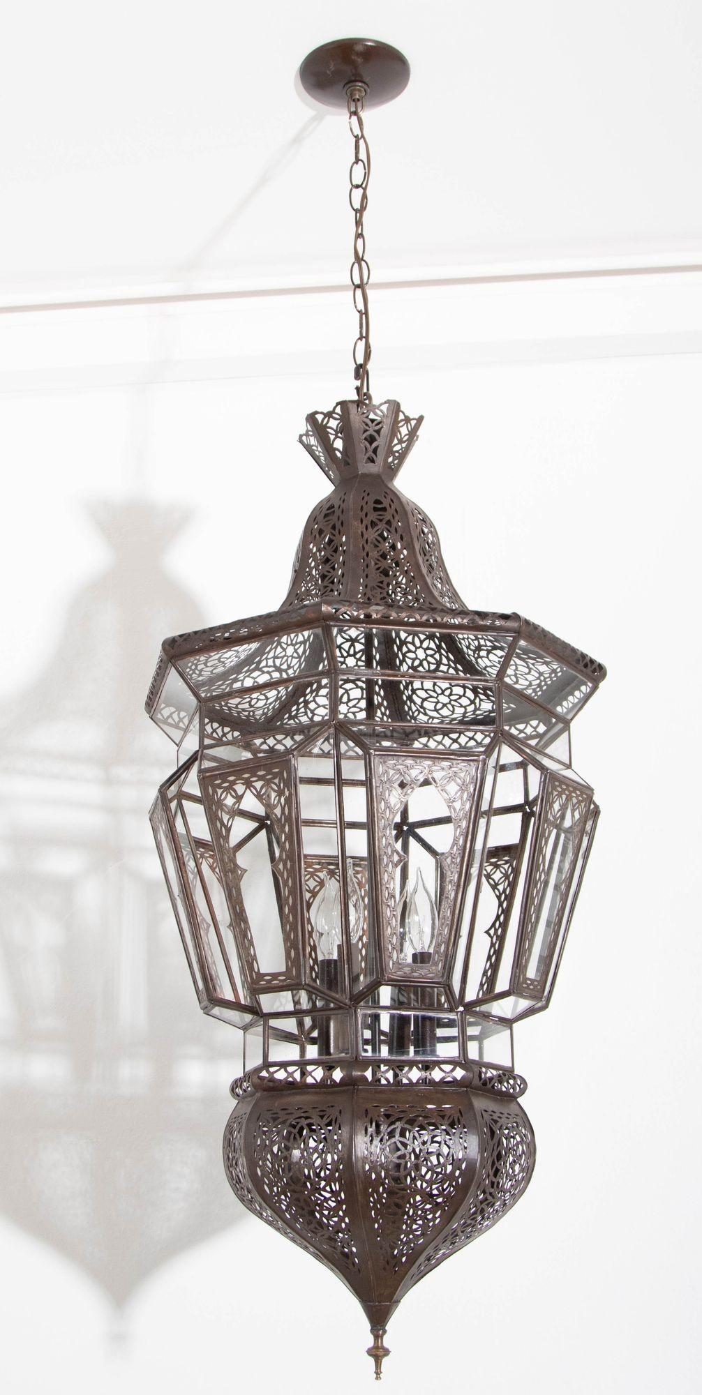 Islamico Moroccan Moorish Large Hanging Light Fixture in vendita