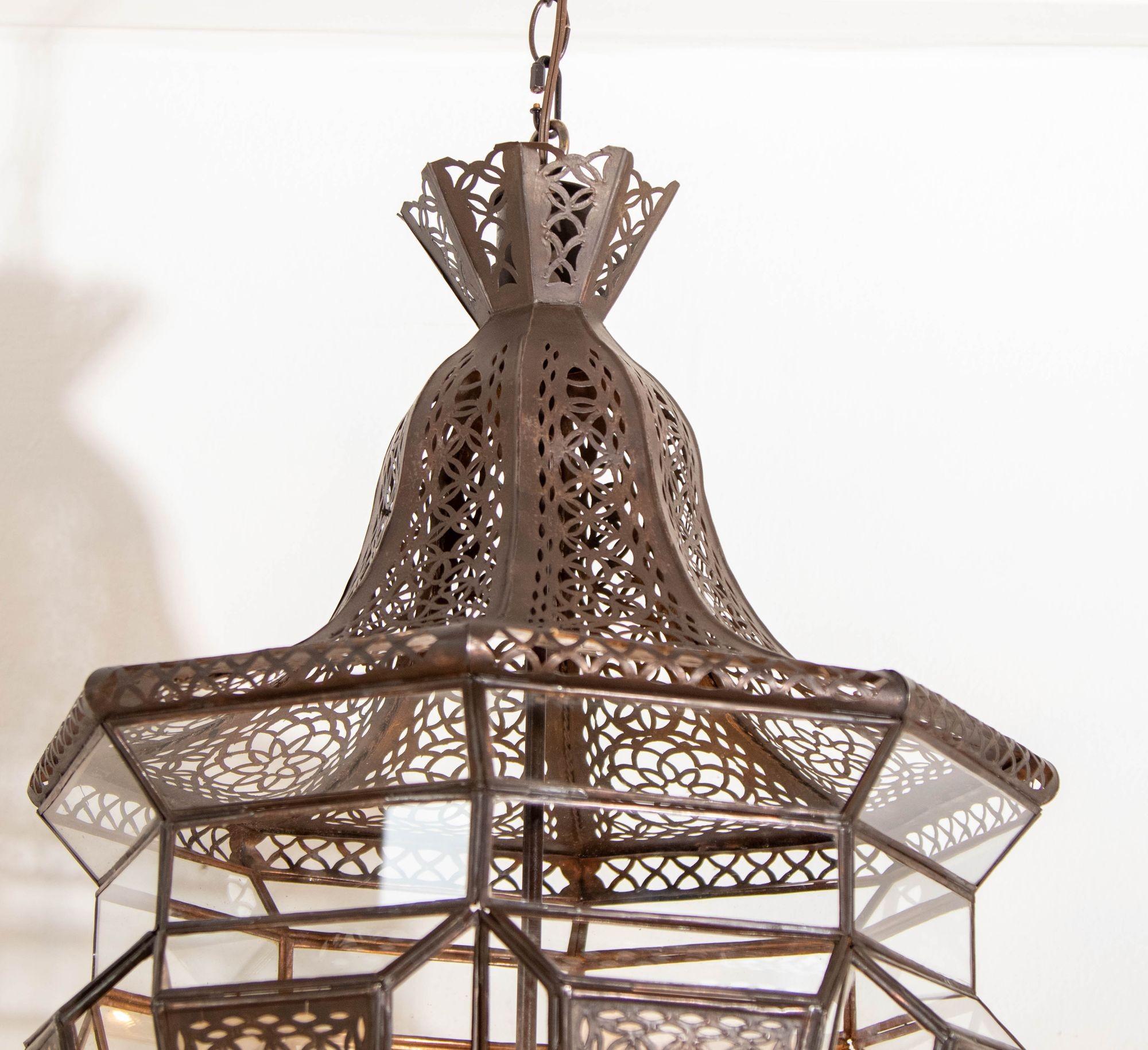 Moroccan Moorish Large Hanging Light Fixture In condizioni buone in vendita a North Hollywood, CA